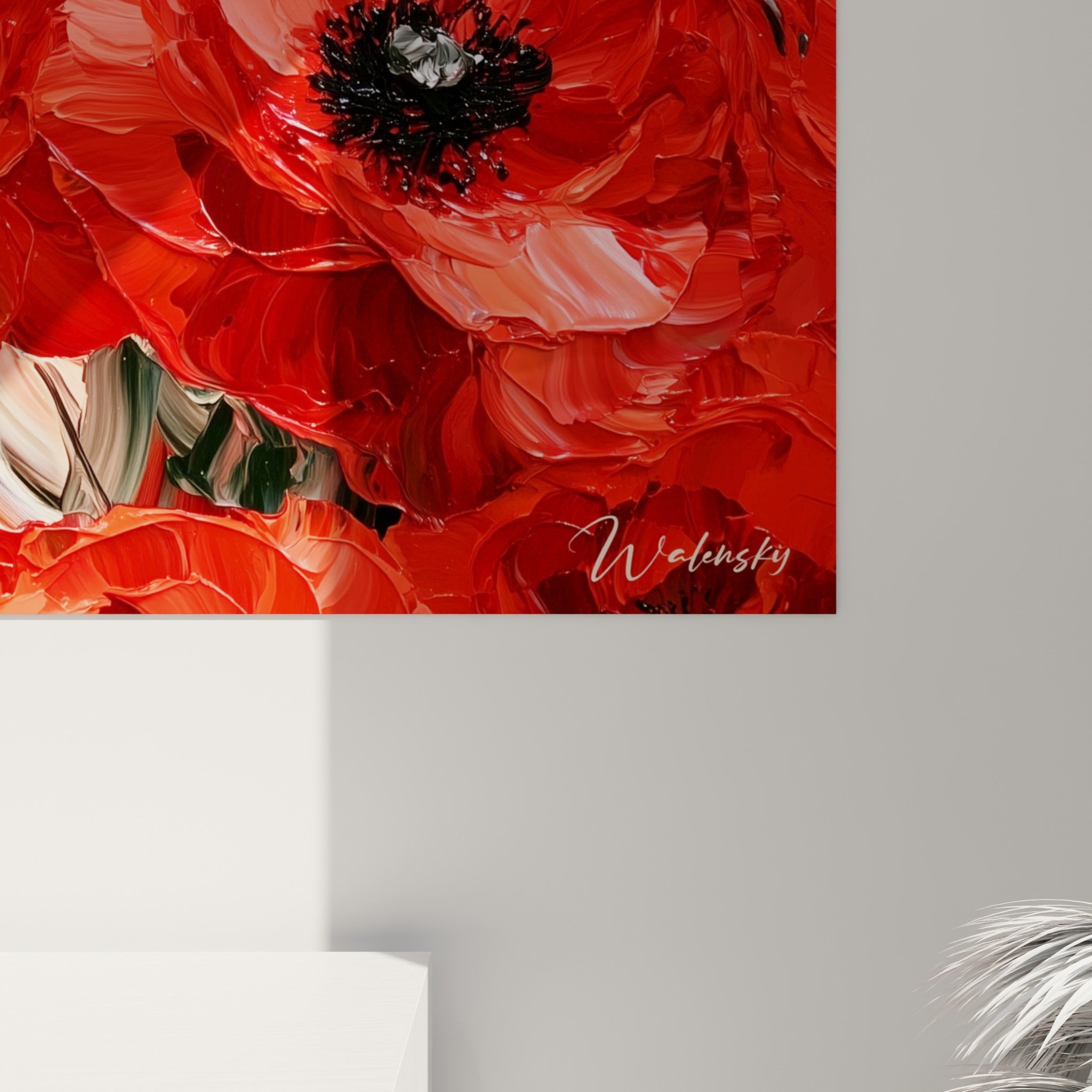 Empâtements de peinture rouge et noire révélant la matière épaisse des pétales de coquelicot