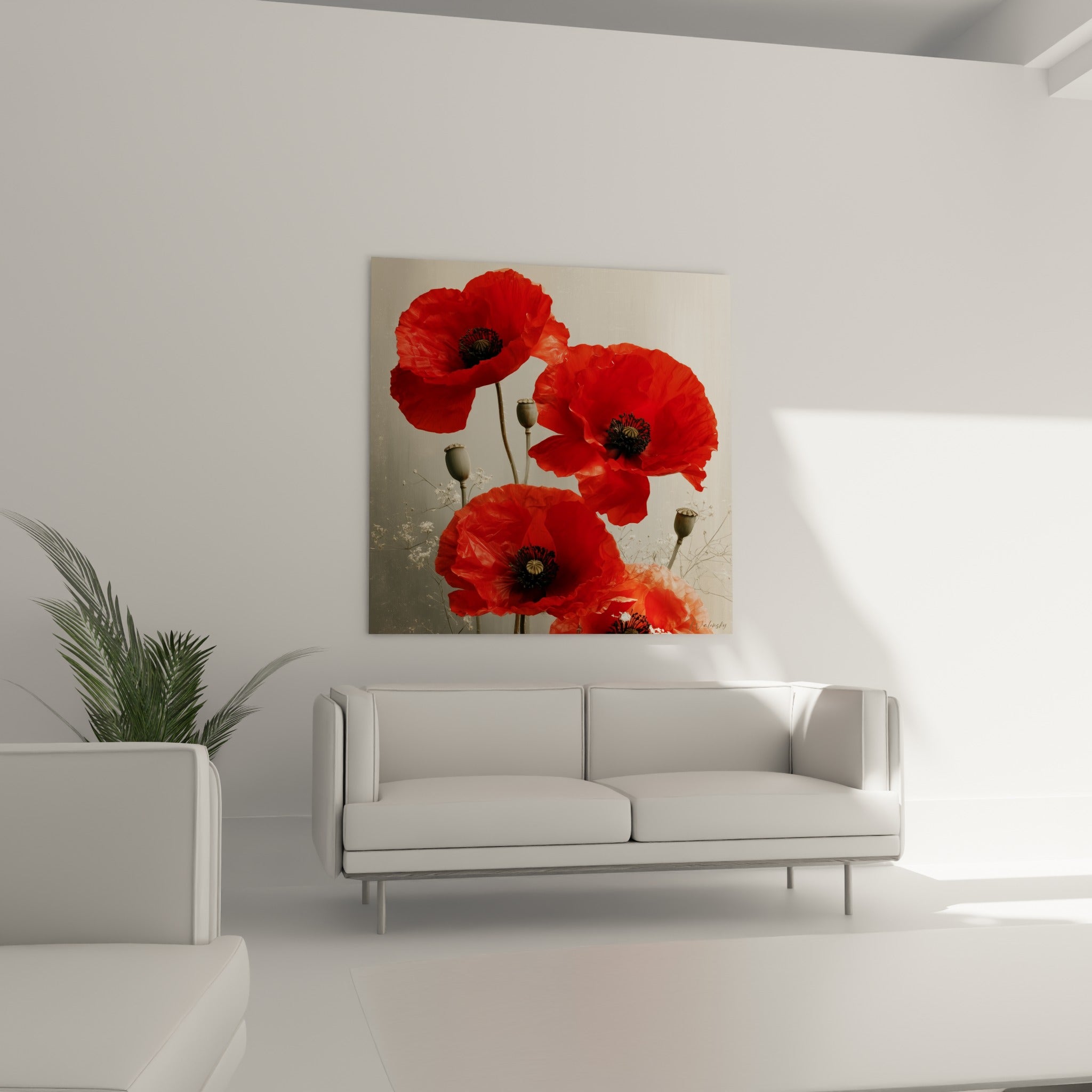 Pétales rouges de coquelicot et fleurs sauvages blanches au-dessus d'un canapé dans un salon lumineux