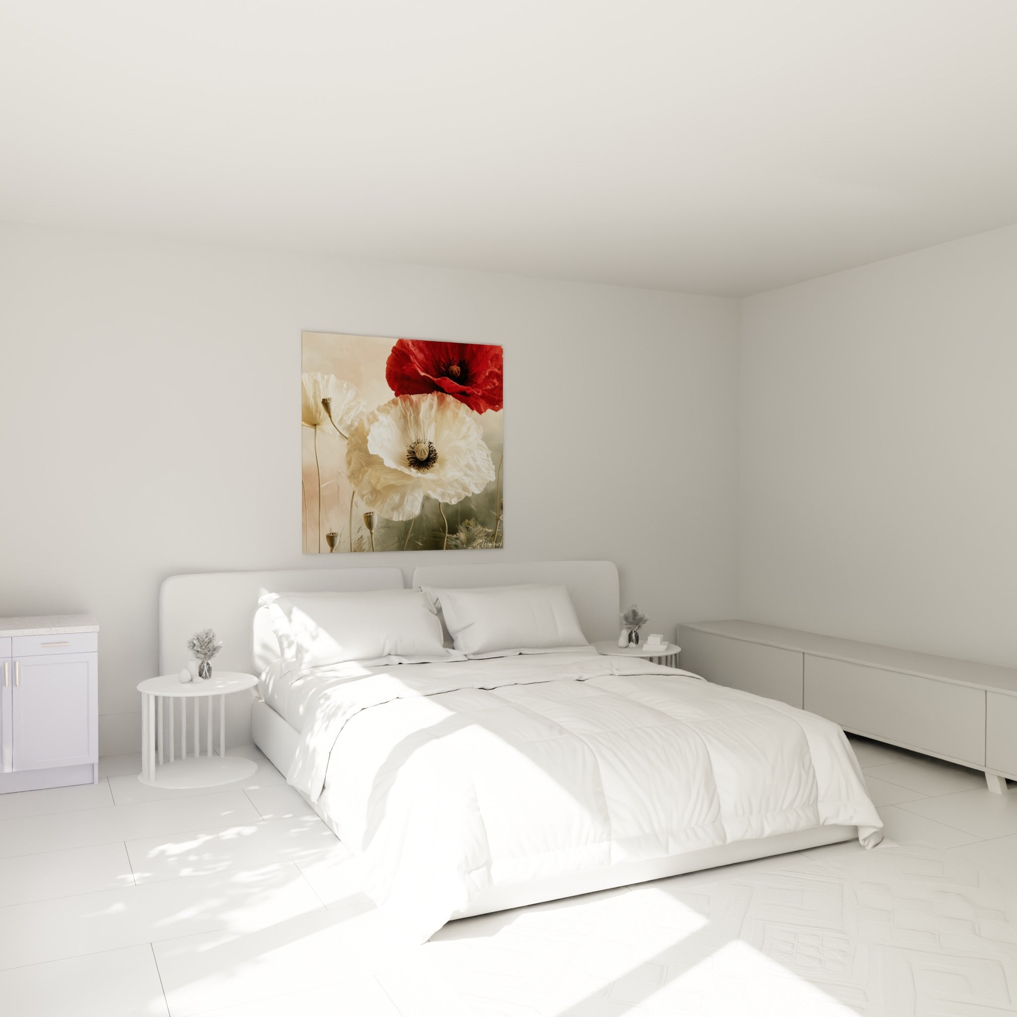 Fleurs de coquelicot blanches et rouge intense accrochées au-dessus d'un lit dans une chambre claire