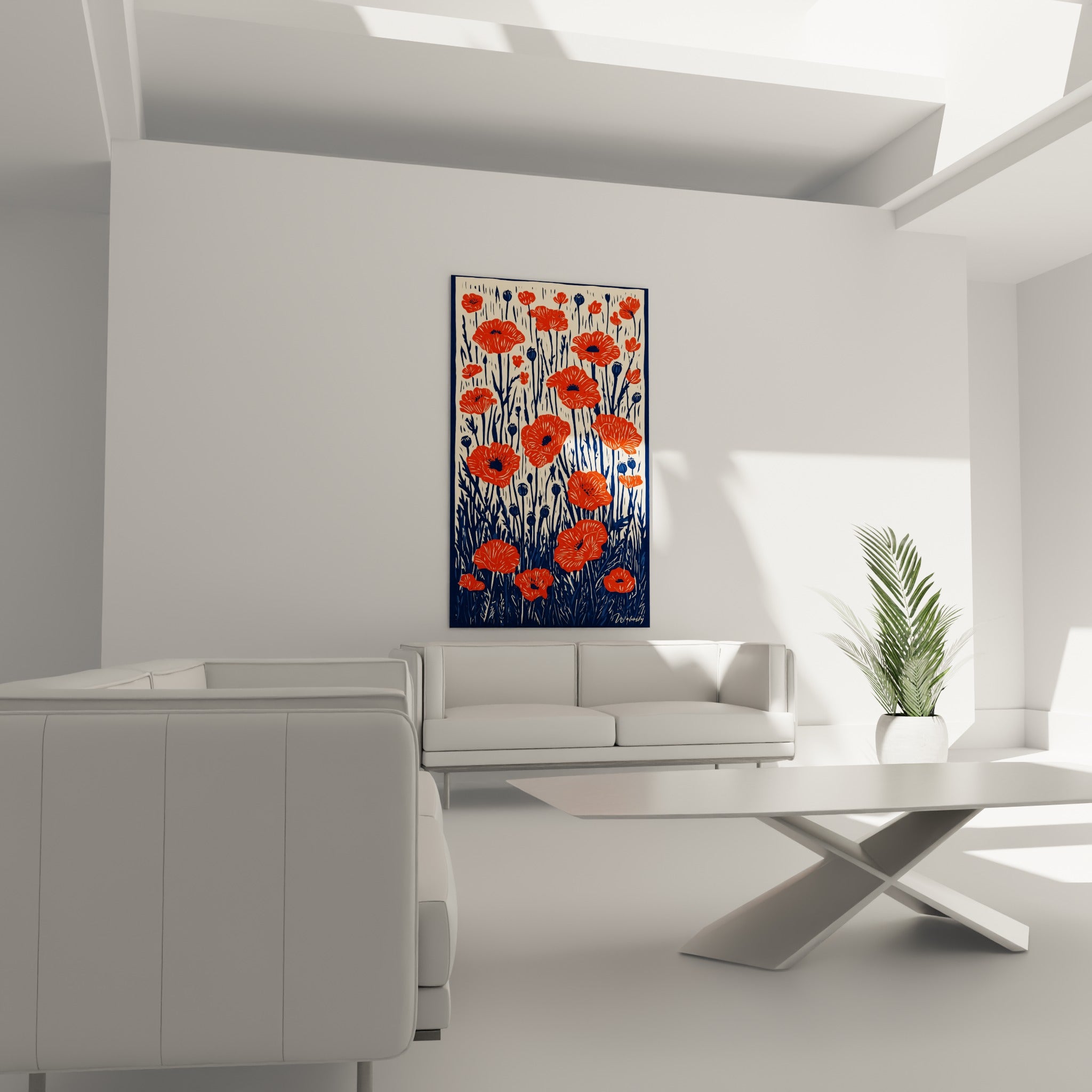 Fleurs de coquelicot rouge vif et feuillage bleu marine disposés au-dessus d'un canapé dans un salon lumineux