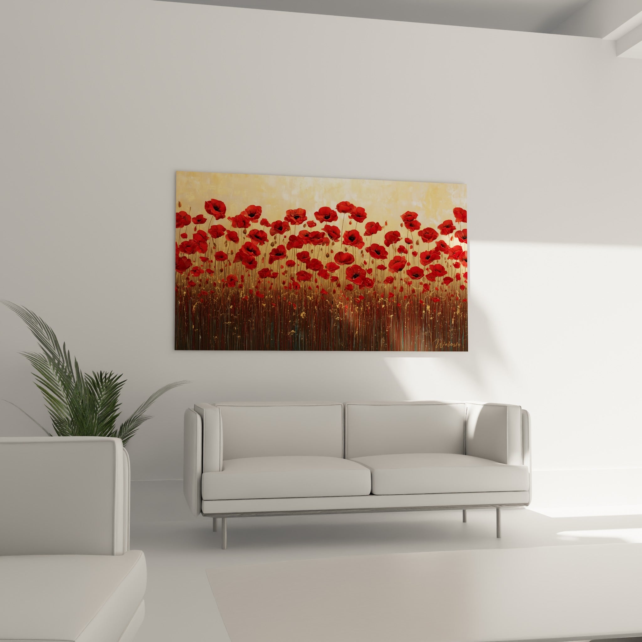 Bouquet sauvage de coquelicots écarlates sur fond beige lumineux, au-dessus d'un canapé dans un salon lumineux