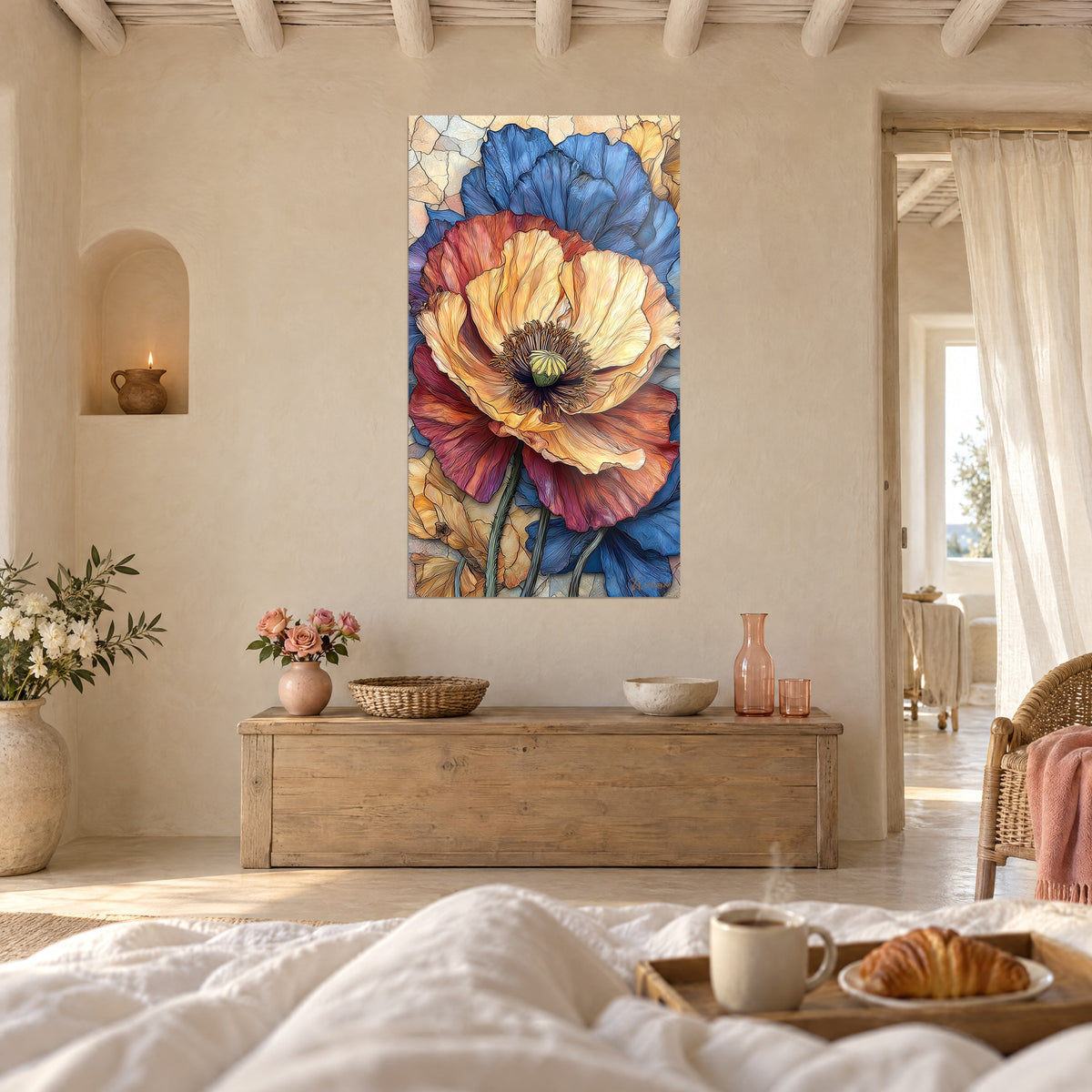 Cuadro explosión solar en pétalos albaricoque, burdeos y azul real, vidriera floral, encima de una cama en un dormitorio luminoso