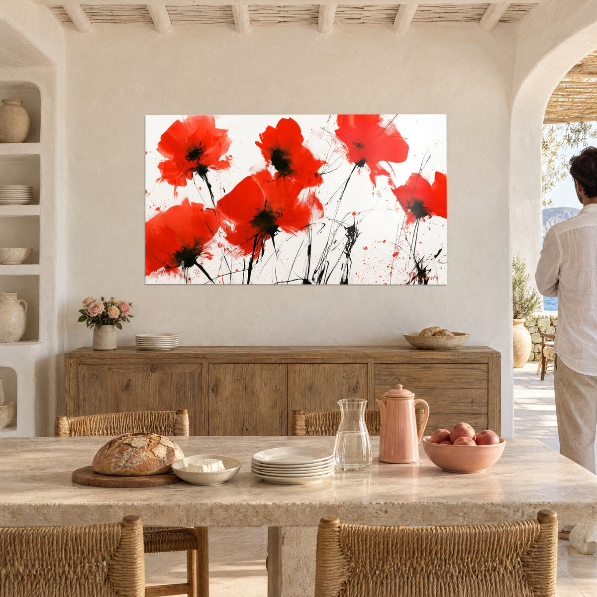 Cuadro de amapolas rojas de corazones oscuros y trazos de tinta negra, sobre un aparador de madera y un pan, comedor abovedado mediterráneo