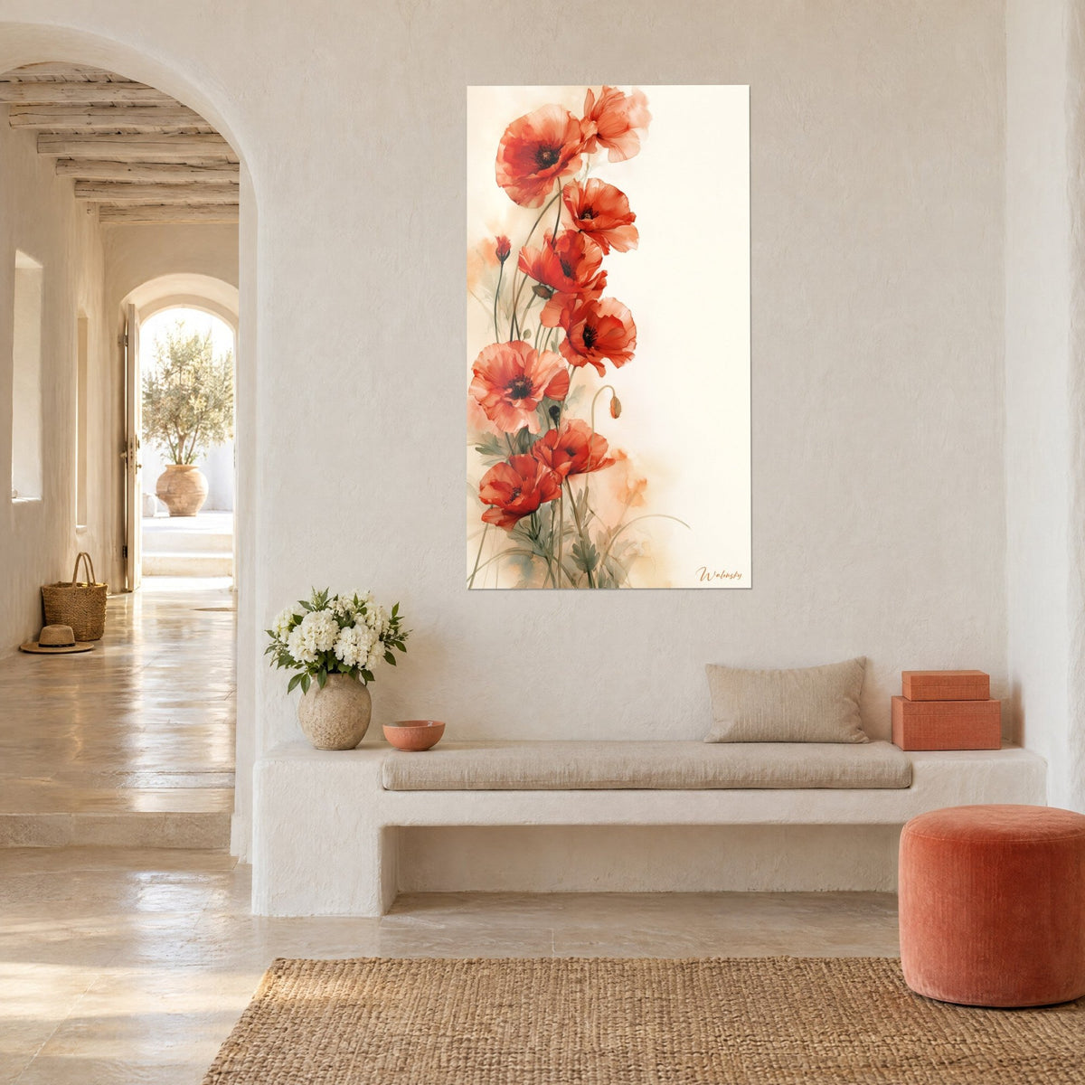 Cuadro flores de amapola rojo coral alineadas en columna, follaje verde grisáceo velado de ocre, en una casa mediterránea