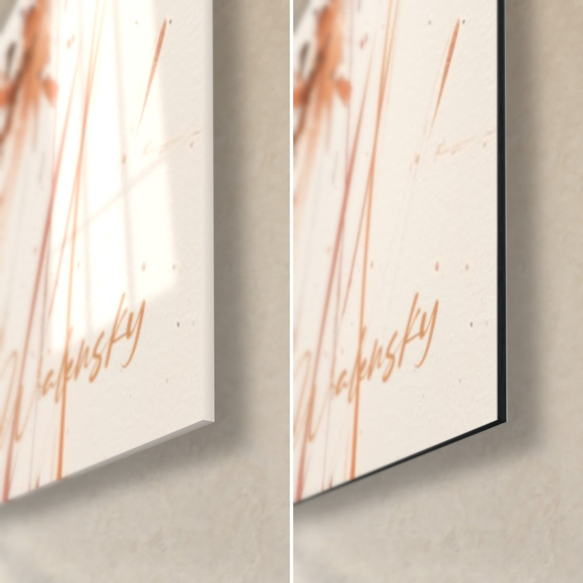 Tableau corolles rouges et lavis beige, coin bas droit : verre brillant à gauche, alu Dibond mat à droite, tranche noire