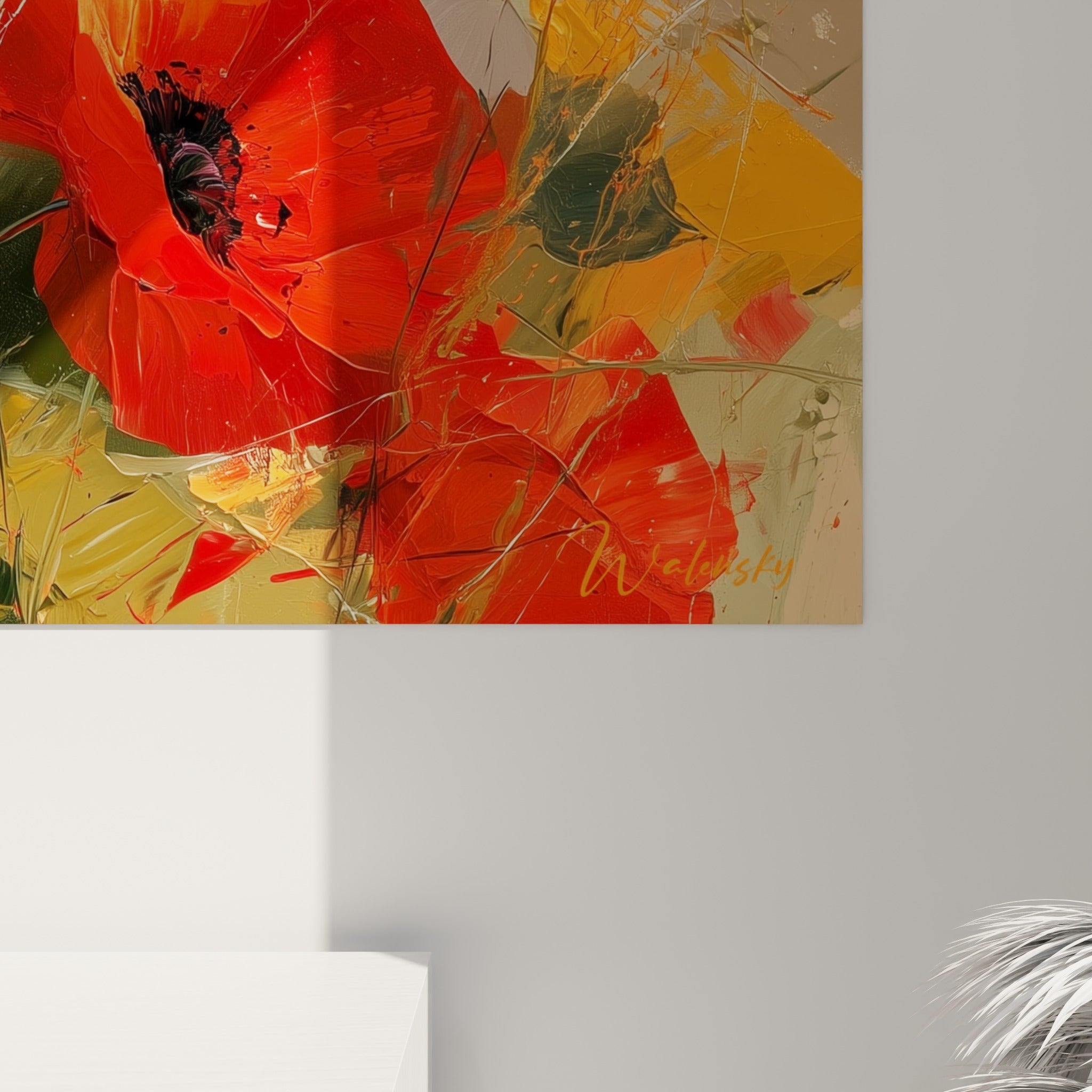 Matière épaisse des pétales rouges et coulures dorées visibles de près sur la toile de coquelicots