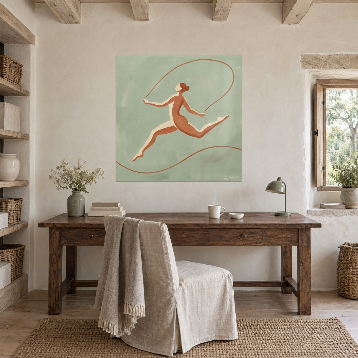 Quadro di una ginnasta ritmica sospesa in aria, corda arancione che disegna una curva su sfondo verde celadon, sopra una scrivania in legno grezzo