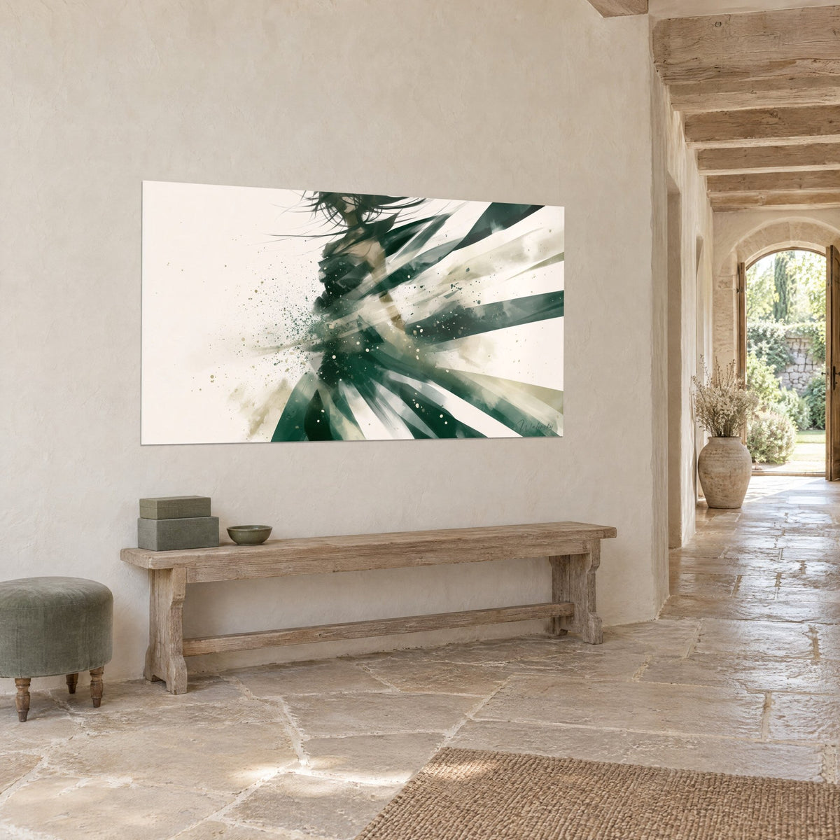 Quadro corpo in fuga sfumato in ampie bande di verde abete e crema, gocce sparse, sopra una panca di legno antico