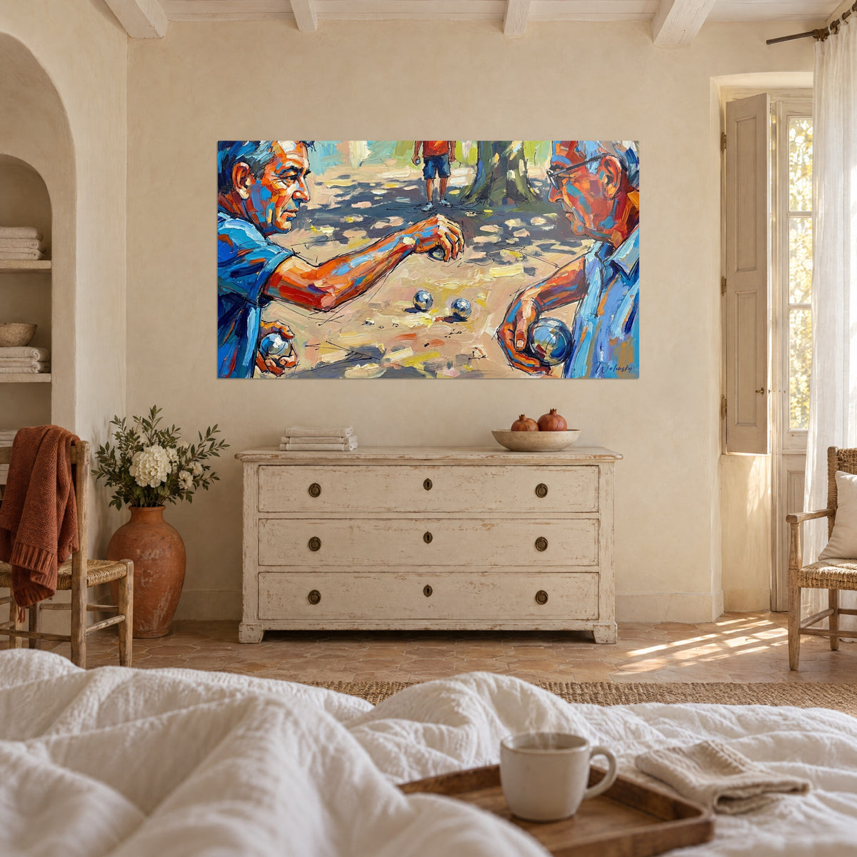 Tableau tireur de pétanque au bras tendu, chemise bleue et peau orangée, au-dessus d'un lit dans une chambre claire