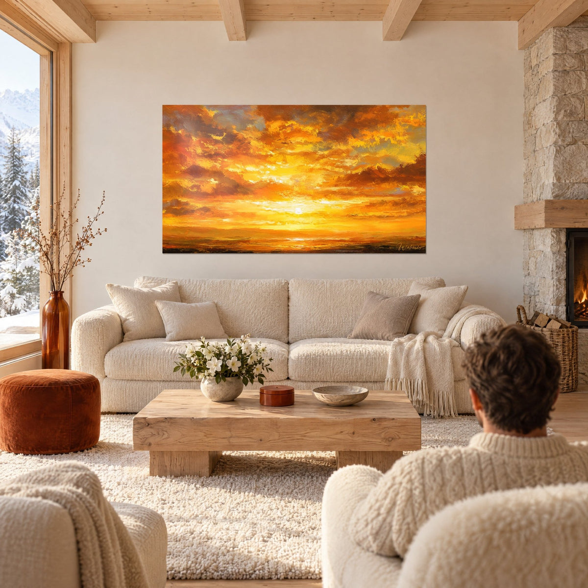 Gemälde Sonnenuntergang über dem Meer, orangefarbene und goldene Wolken in dickem Farbauftrag, über einem Sofa in einem hellen Wohnzimmer