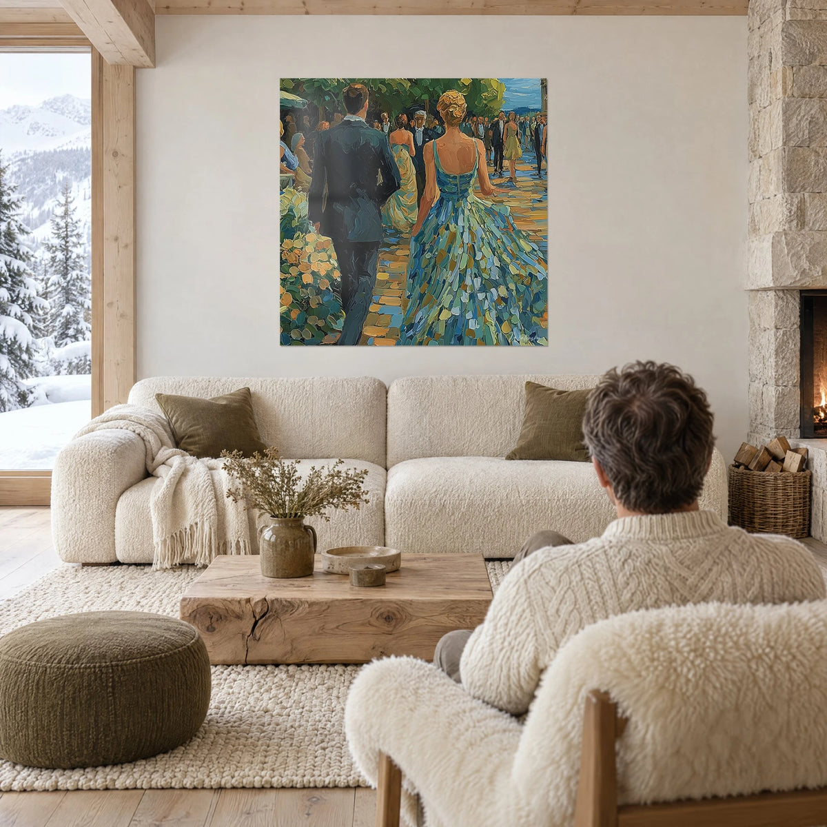 Quadro elegante coppia in passeggiata, abito lungo azzurro turchese e abito scuro, sopra un divano in un soggiorno luminoso