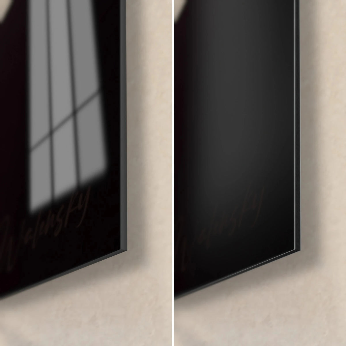 Tableau amoureux enlacés, coin bas droit : verre acrylique brillant à gauche, Dibond noir mat à droite, tranche fine de 3 mm