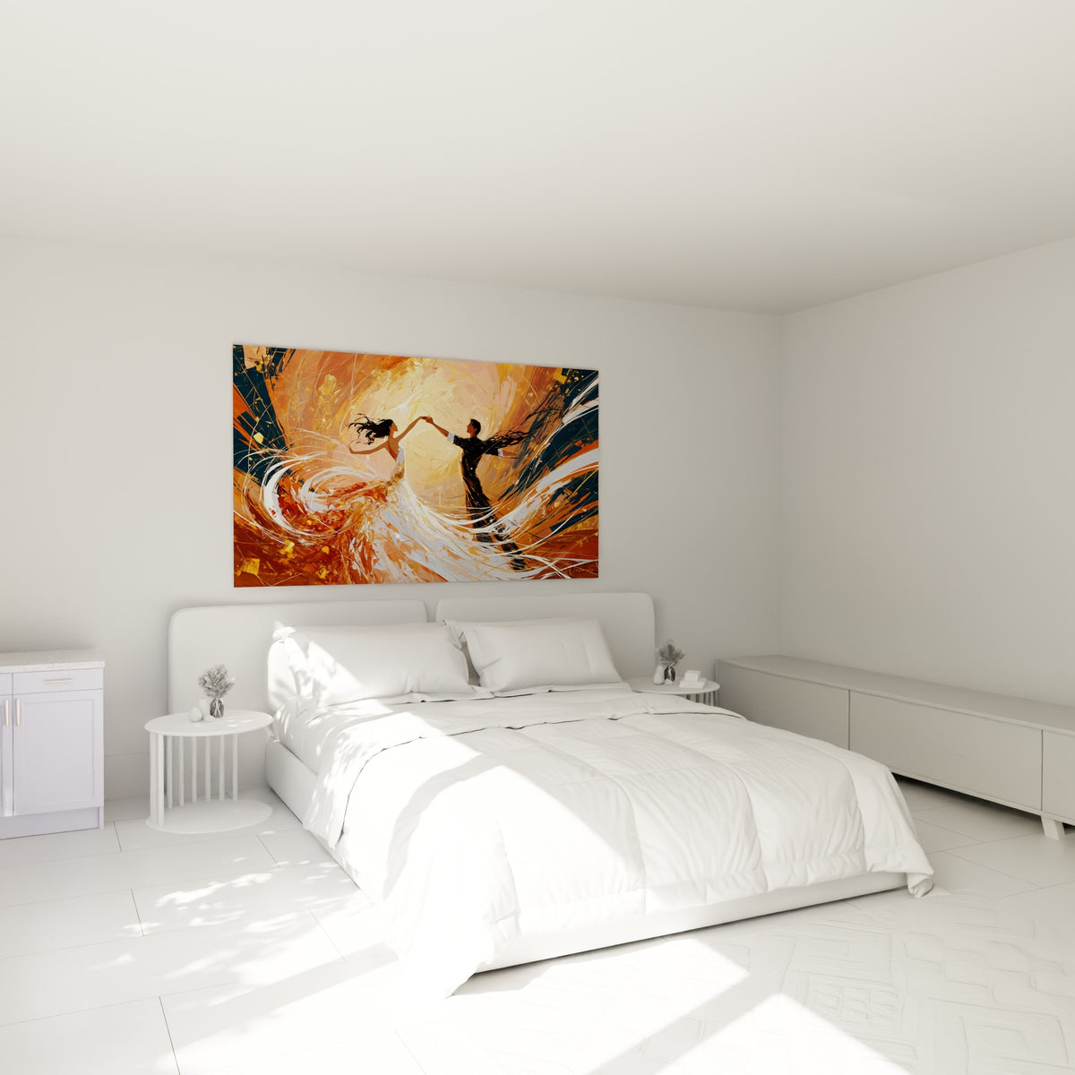 Couple valsant en blanc et bleu marine, tourbillon ocre, au-dessus d'un lit dans une chambre claire