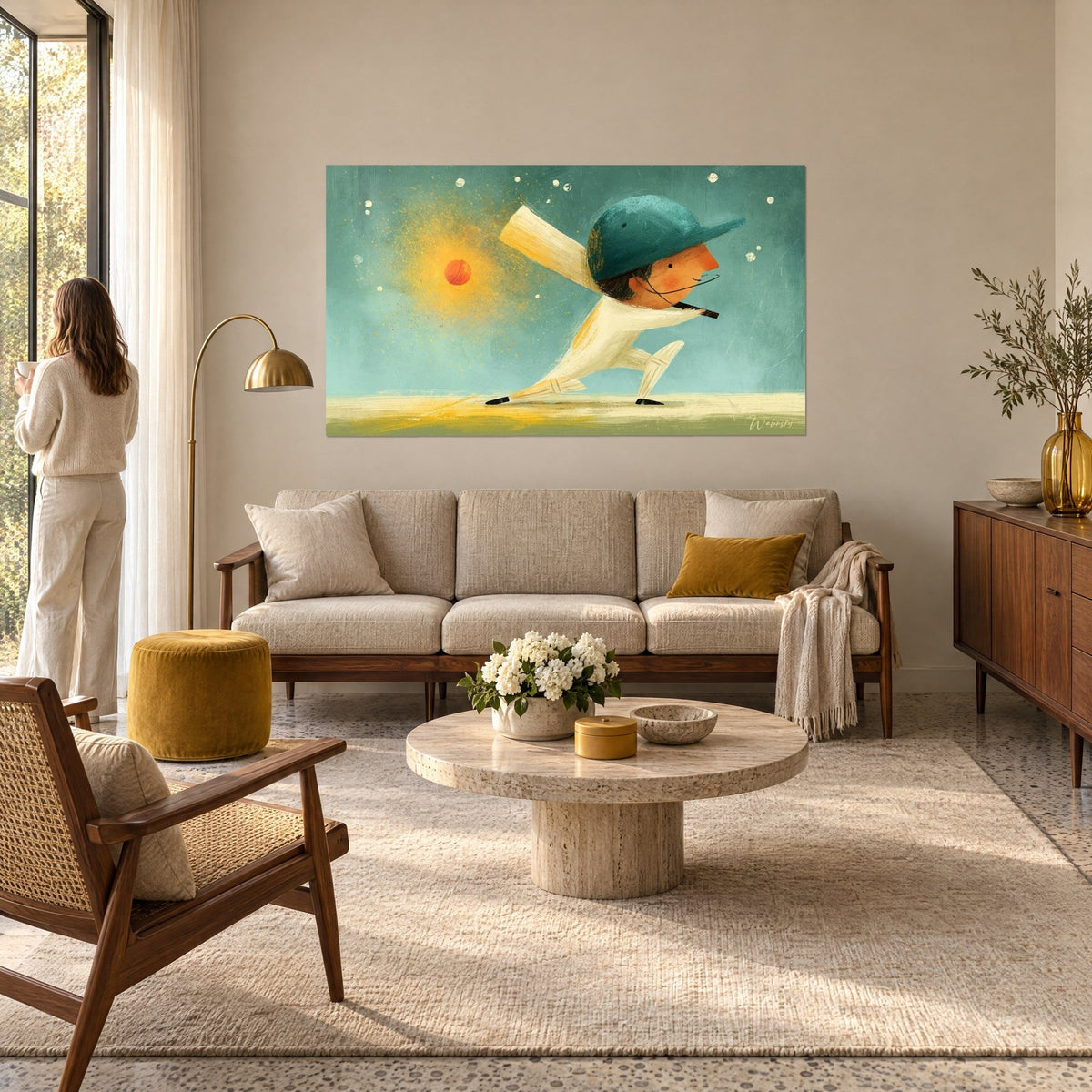 Tableau batteur casqué en blanc, casque sarcelle et balle orange dans un nuage doré, au-dessus d'un canapé dans un salon lumineux