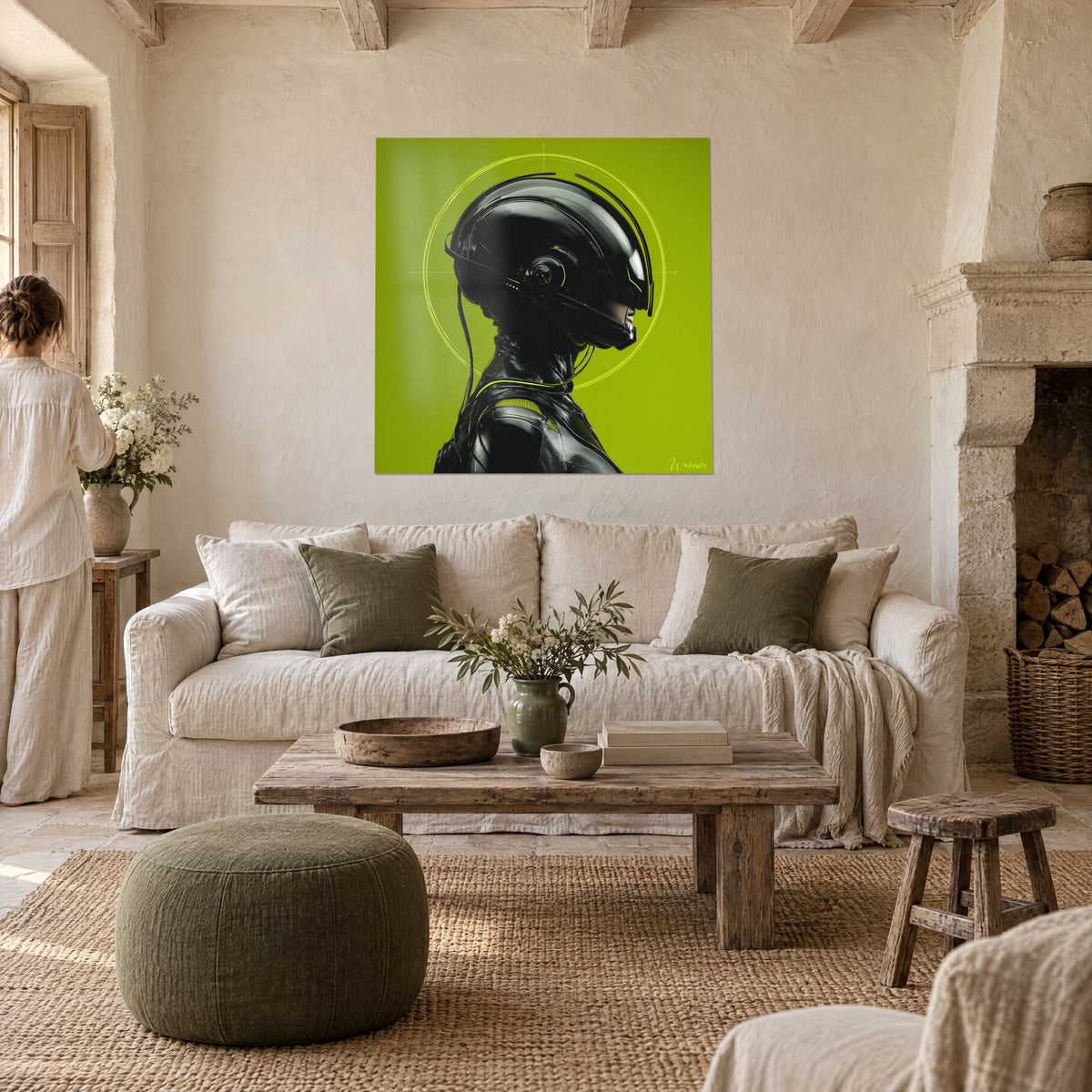 Cuadro casco futurista negro lacado de perfil sobre fondo verde anís, halo fino, encima de un sofá en un salón luminoso