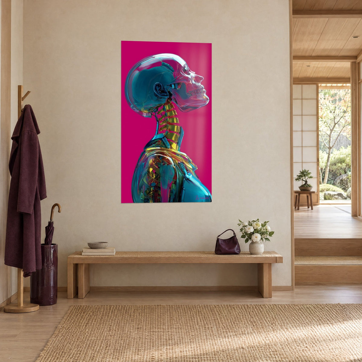 Cuadro de un perfil de cráneo en cristal rosa y azul turquesa, columna dorada sobre fondo fucsia, visto de tres cuartos cerca de una entrada japandi