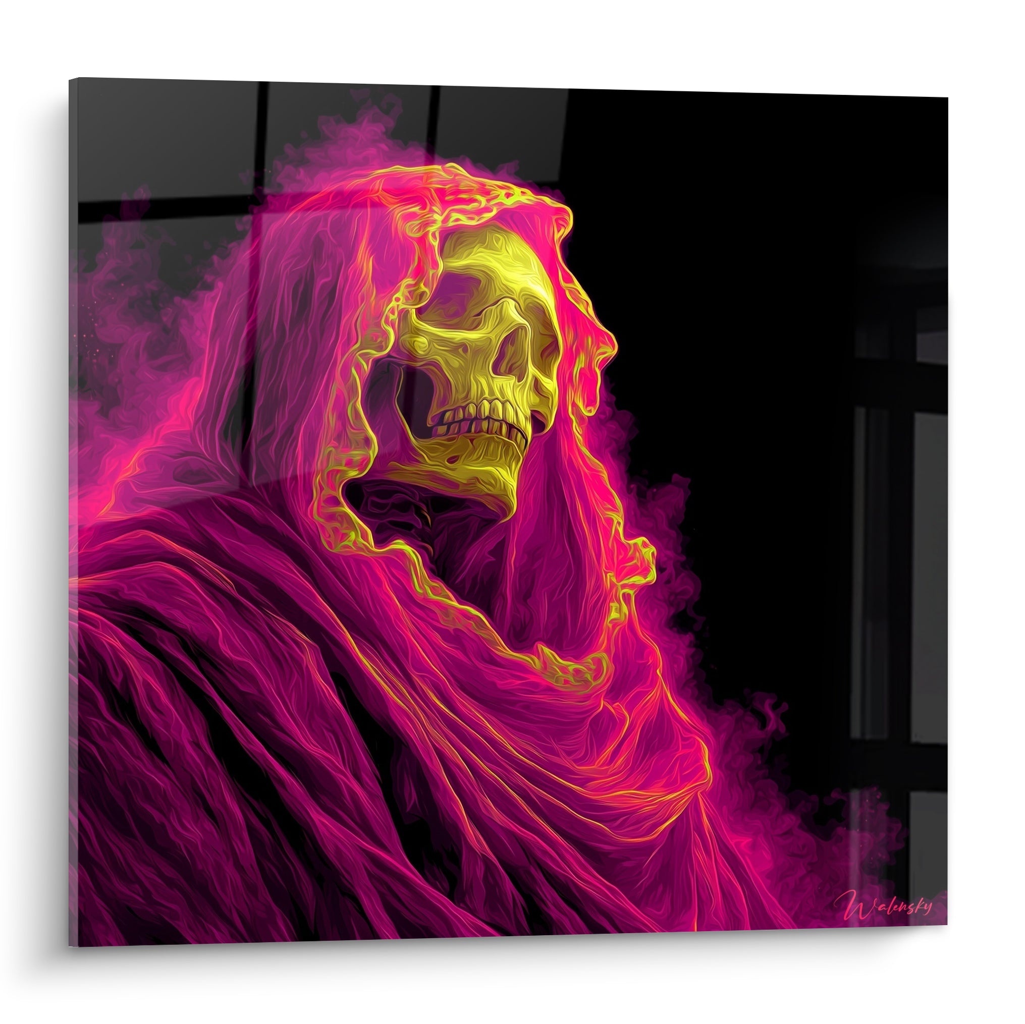 Crâne encapuchonné en jaune fluo et magenta vibrant, silhouette spectrale sur fond noir anthracite