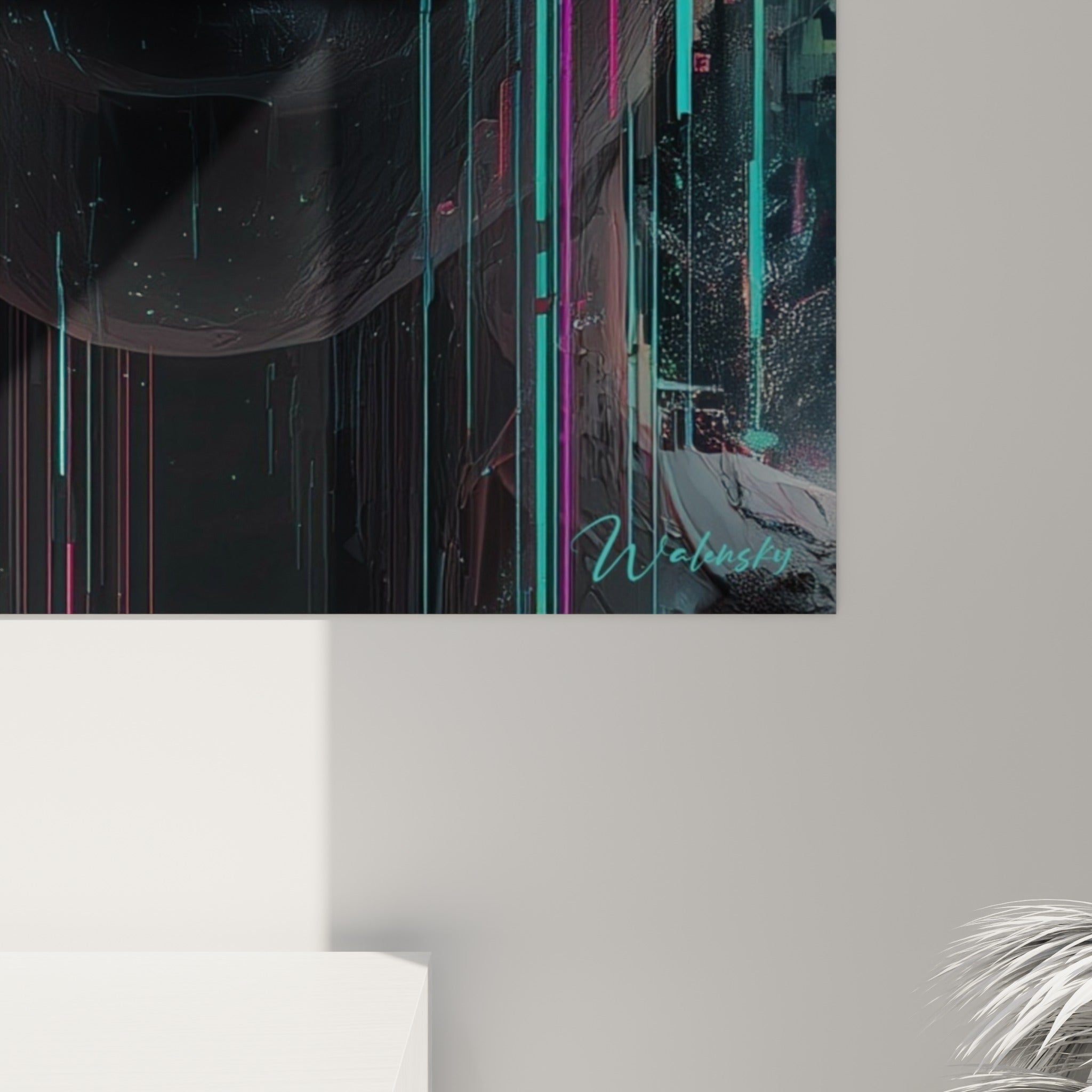 Matière craquelée du visage Cyberpunk révélant coulures roses, turquoise et empâtements dorés