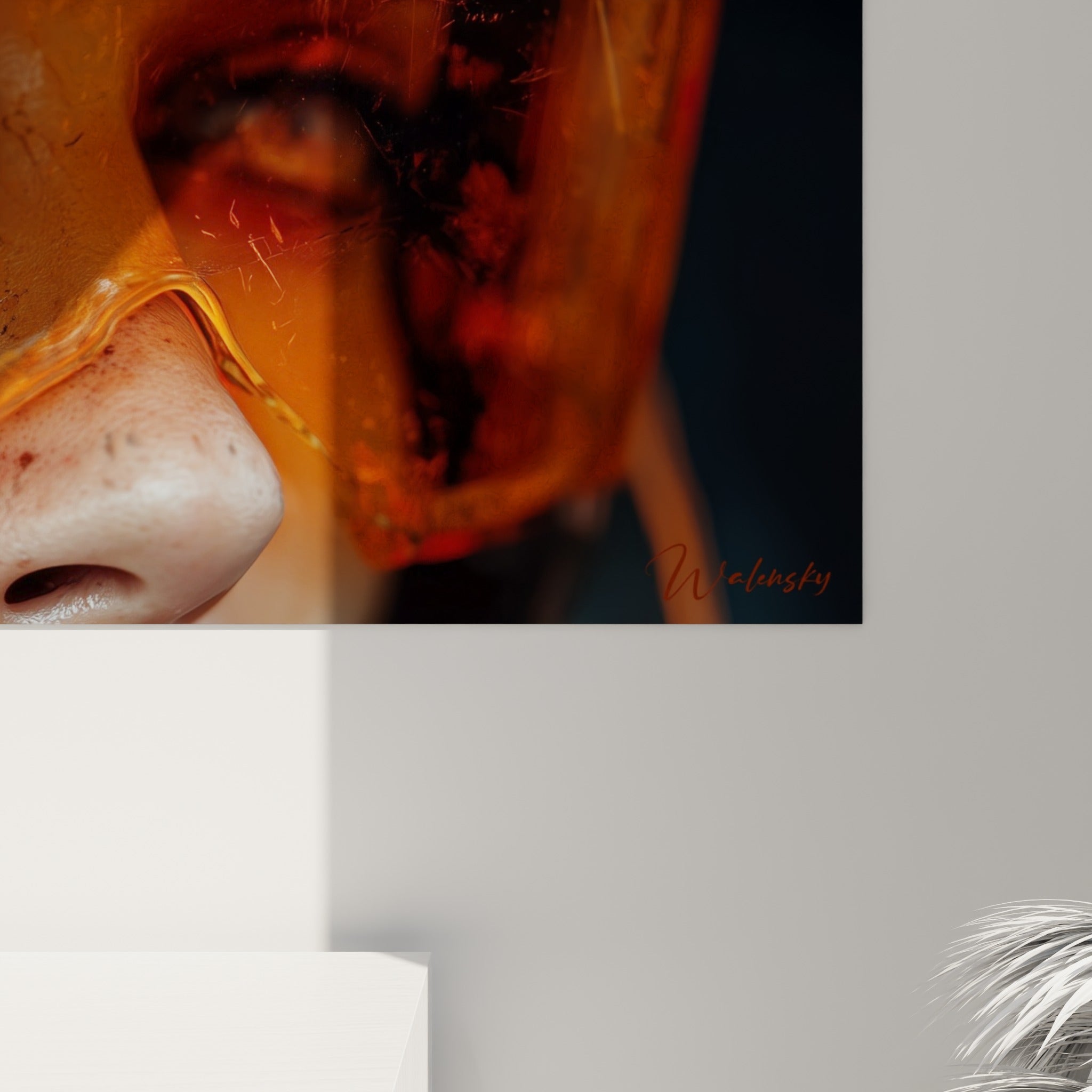 Détail Cyberpunk montrant les lignes de données orangées et la texture métallique noire imprimées sur toile