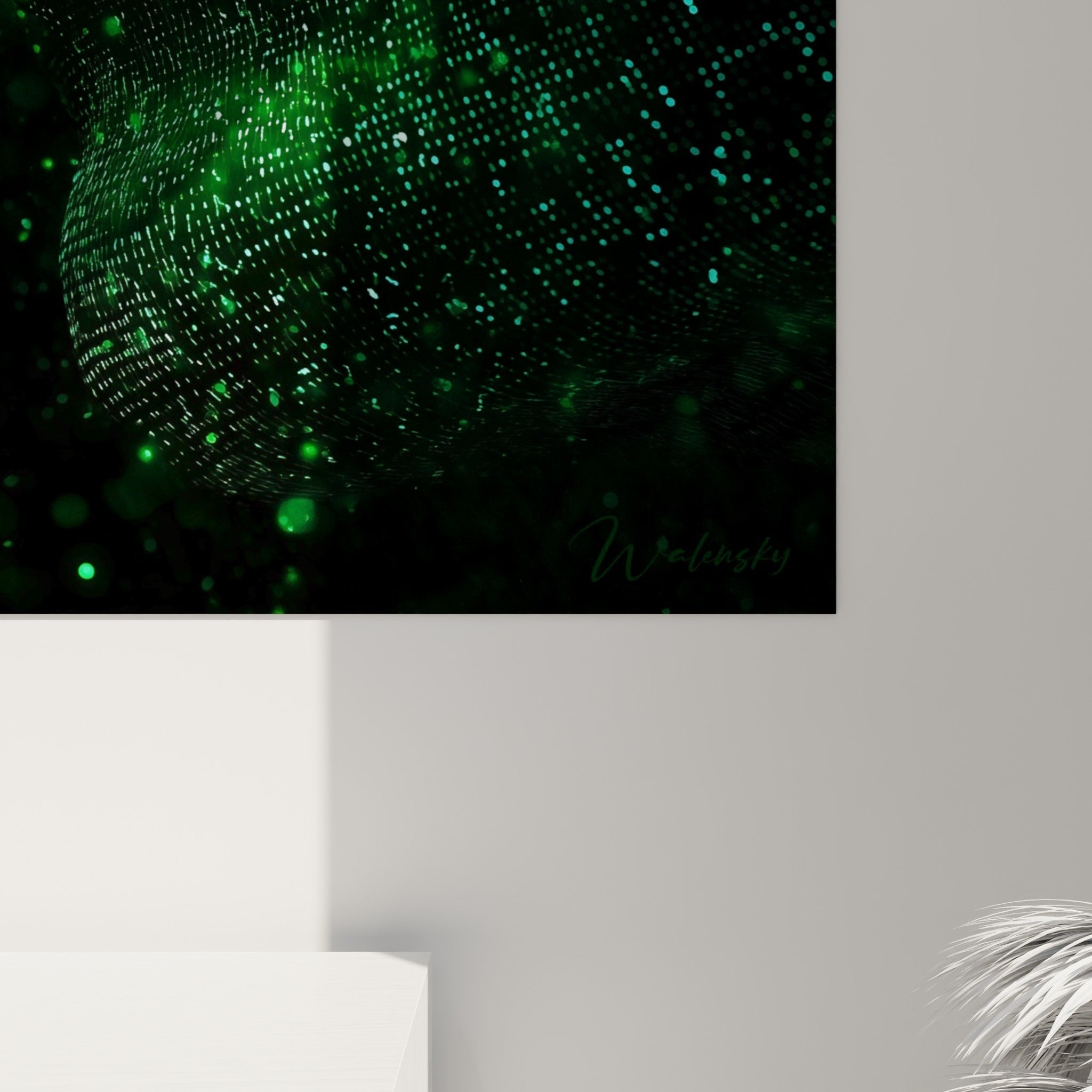 Grain Cyberpunk vert émeraude et noir intense révélant la texture pixelisée du visage à courte distance