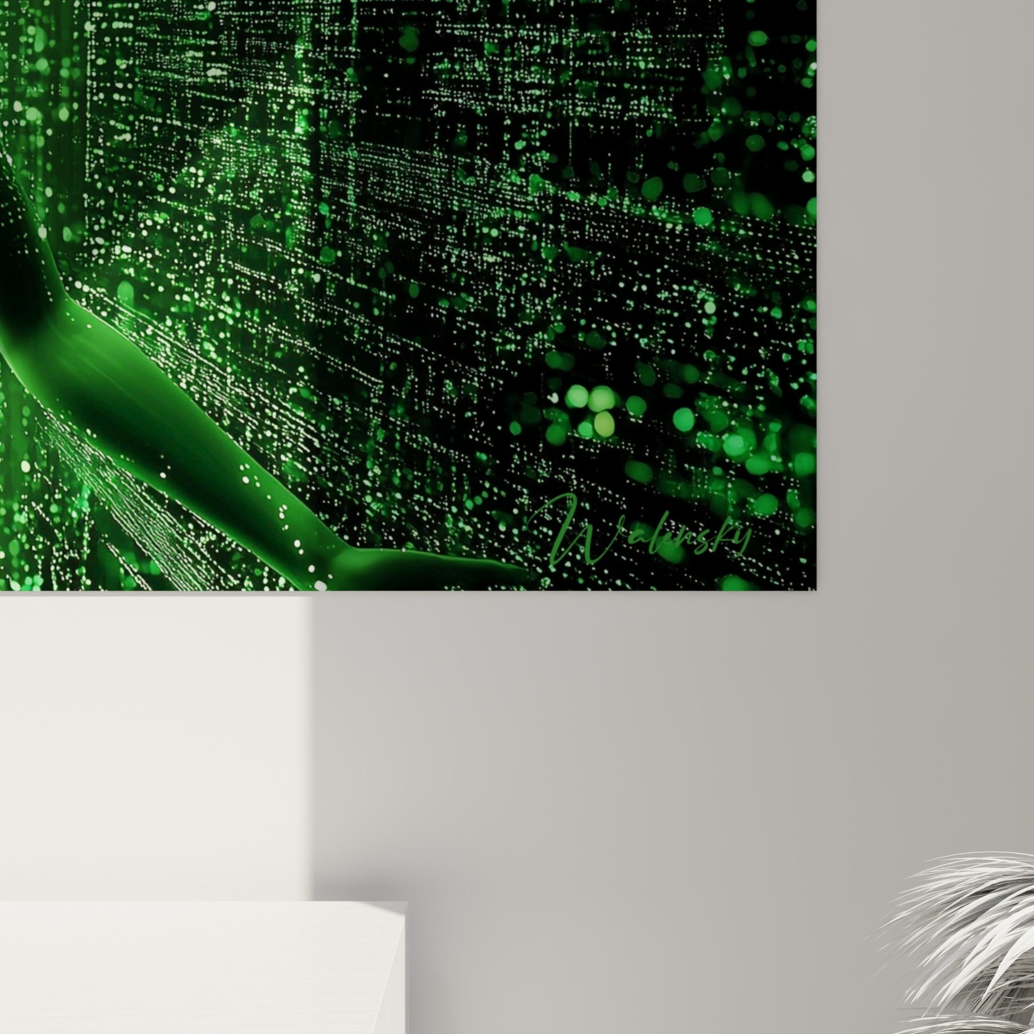 Grain pixelisé vert et noir révélant les particules lumineuses de la silhouette cyberpunk