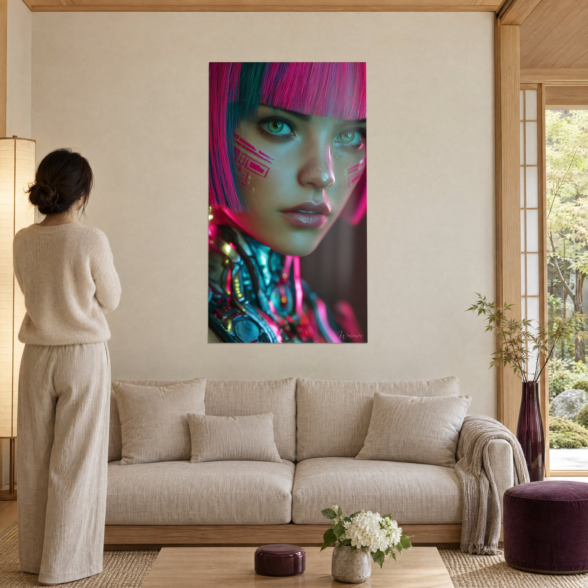 Tableau androïde au carré rose fuchsia et yeux verts, plaques métalliques turquoise, au-dessus d'un canapé dans un salon lumineux