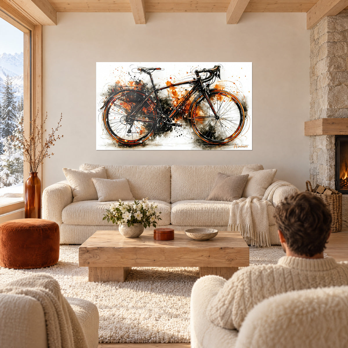 Tableau vélo de route aux éclaboussures d'encre noire et orange, selle blanche, deux personnes de dos au-dessus d'un canapé dans un salon lumineux