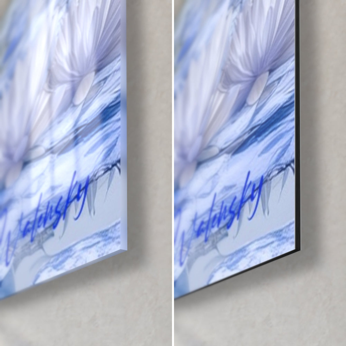 Tableau cygne aux plumes bleu cobalt et blanc, signature bleue au coin bas droit, verre brillant et Dibond mat, tranche de 3 mm