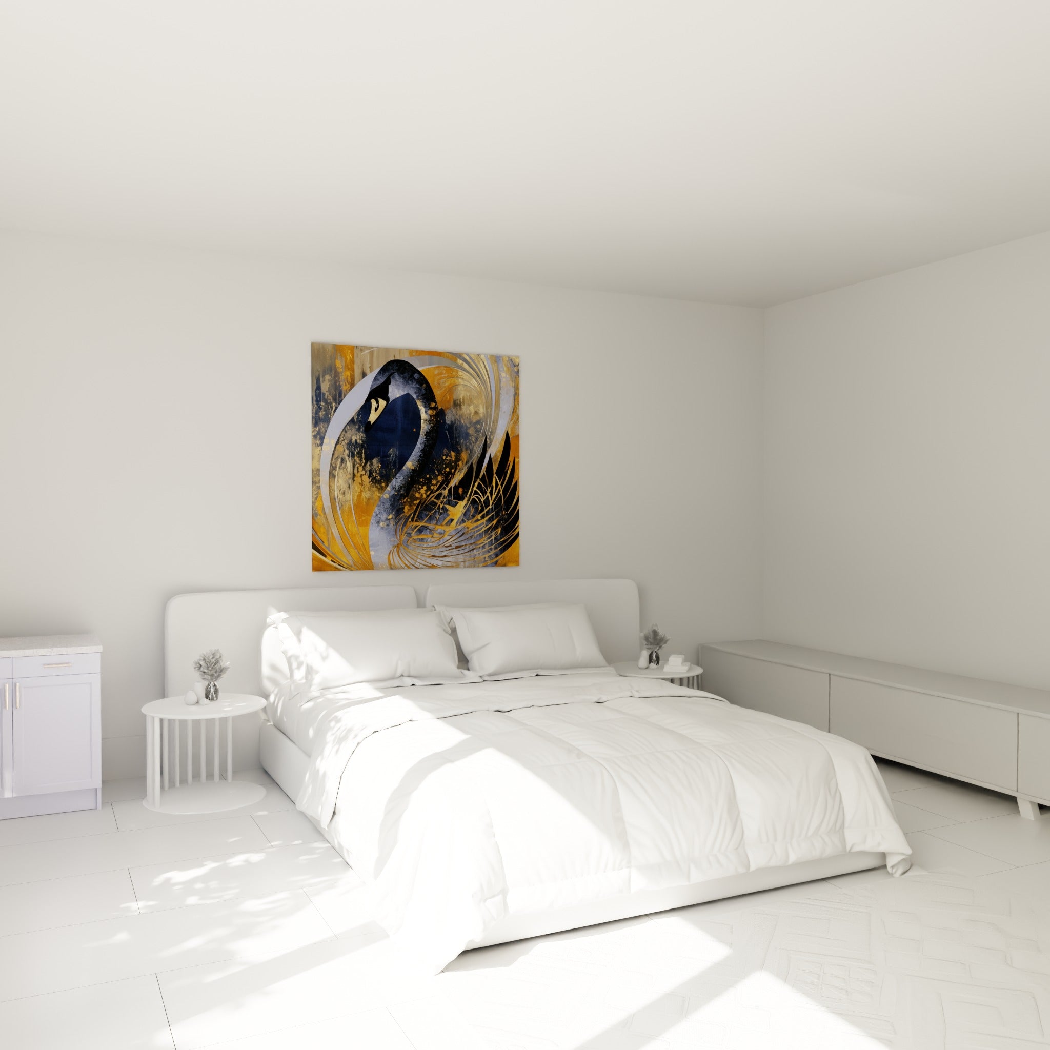 Cygne aux teintes bleu marine et dorées, cou courbé, accroché au-dessus d'un lit dans une chambre claire