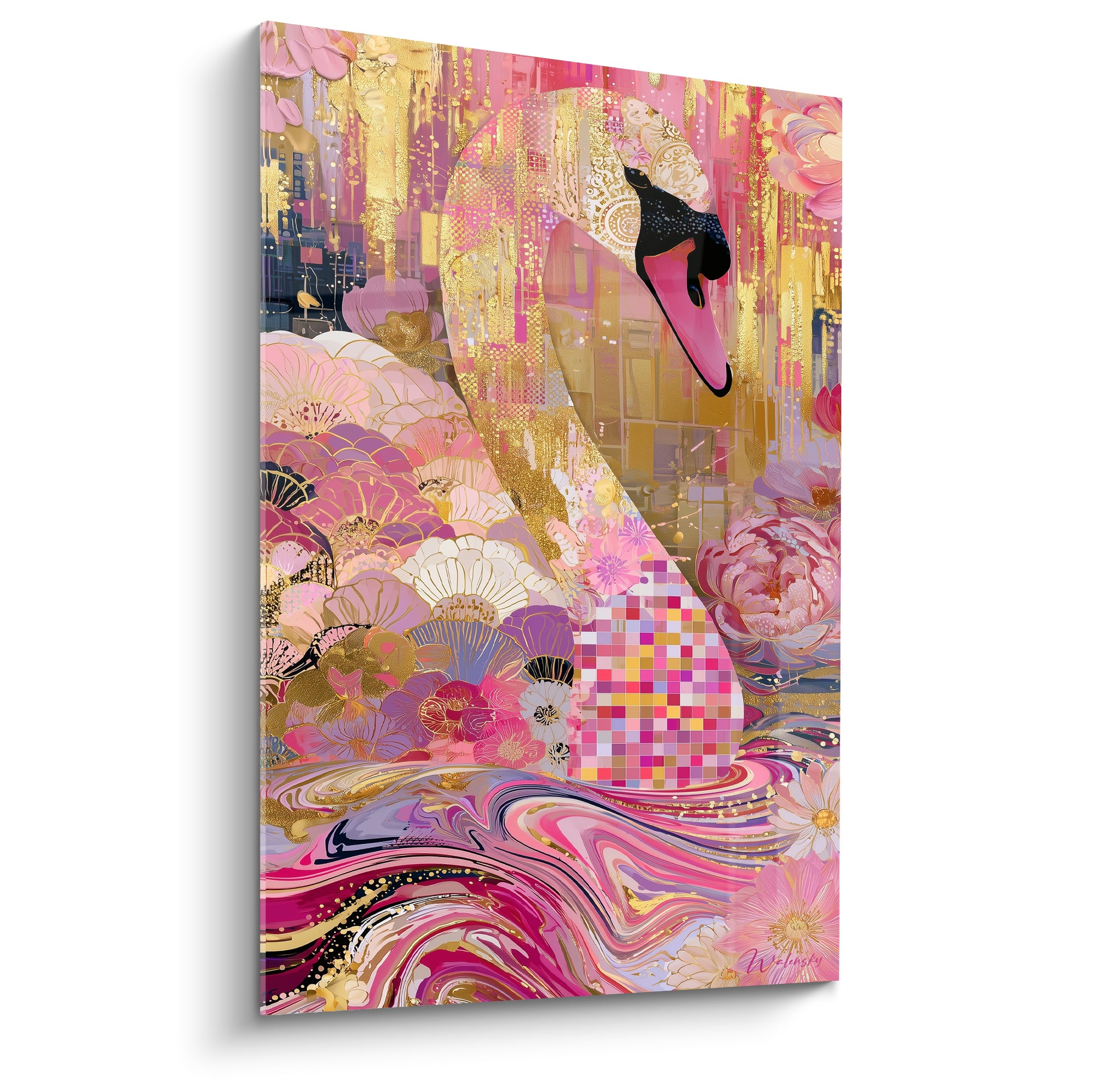 Cygne rose et doré au bec vif, cou orné de motifs floraux japonisants sur fond mosaïque