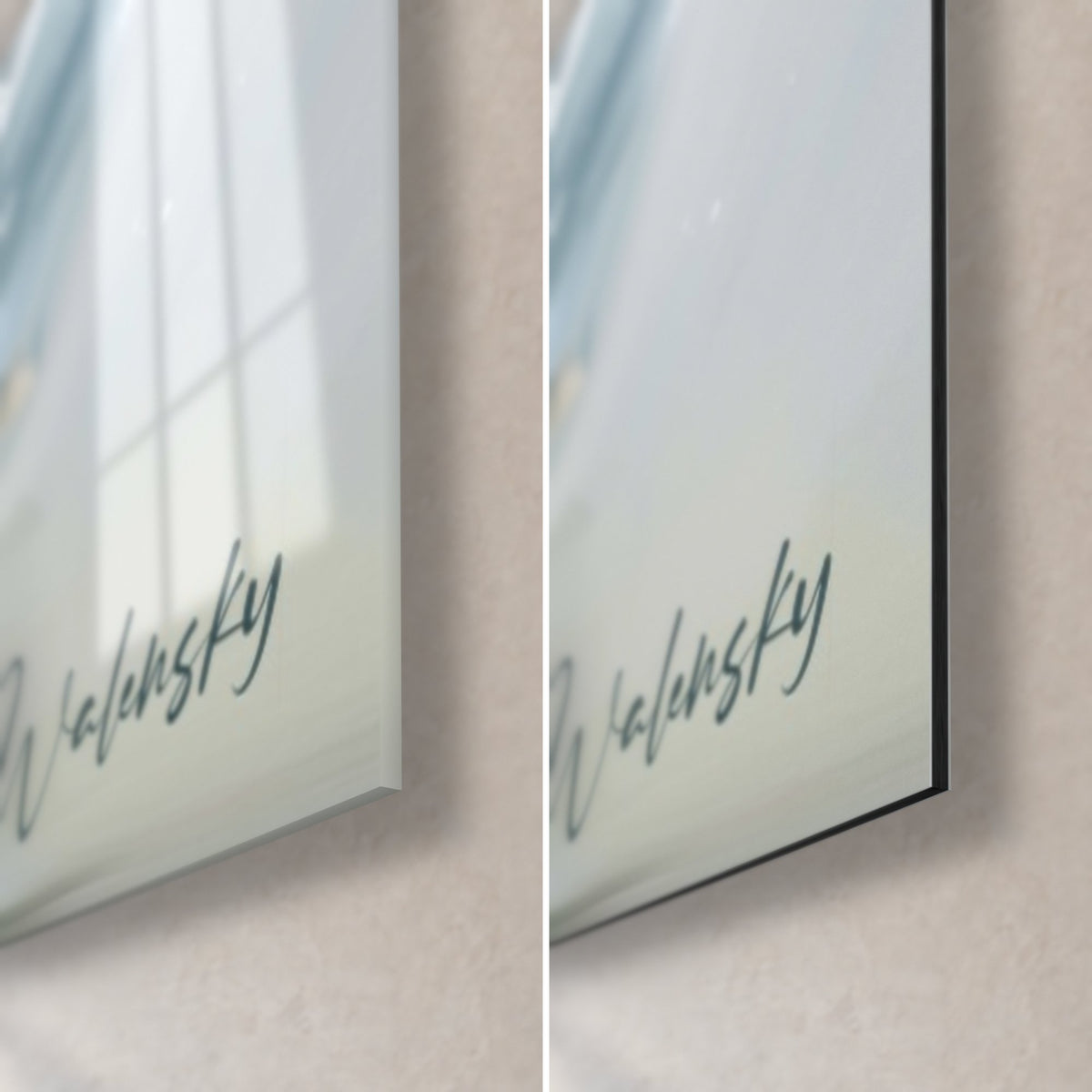 Quadro di un duo di cigni dipinto, firma Walensky blu-grigio su fondo avorio e turchese chiaro, bordo nero da 3 mm, vetro acrilico lucido e Dibond opaco