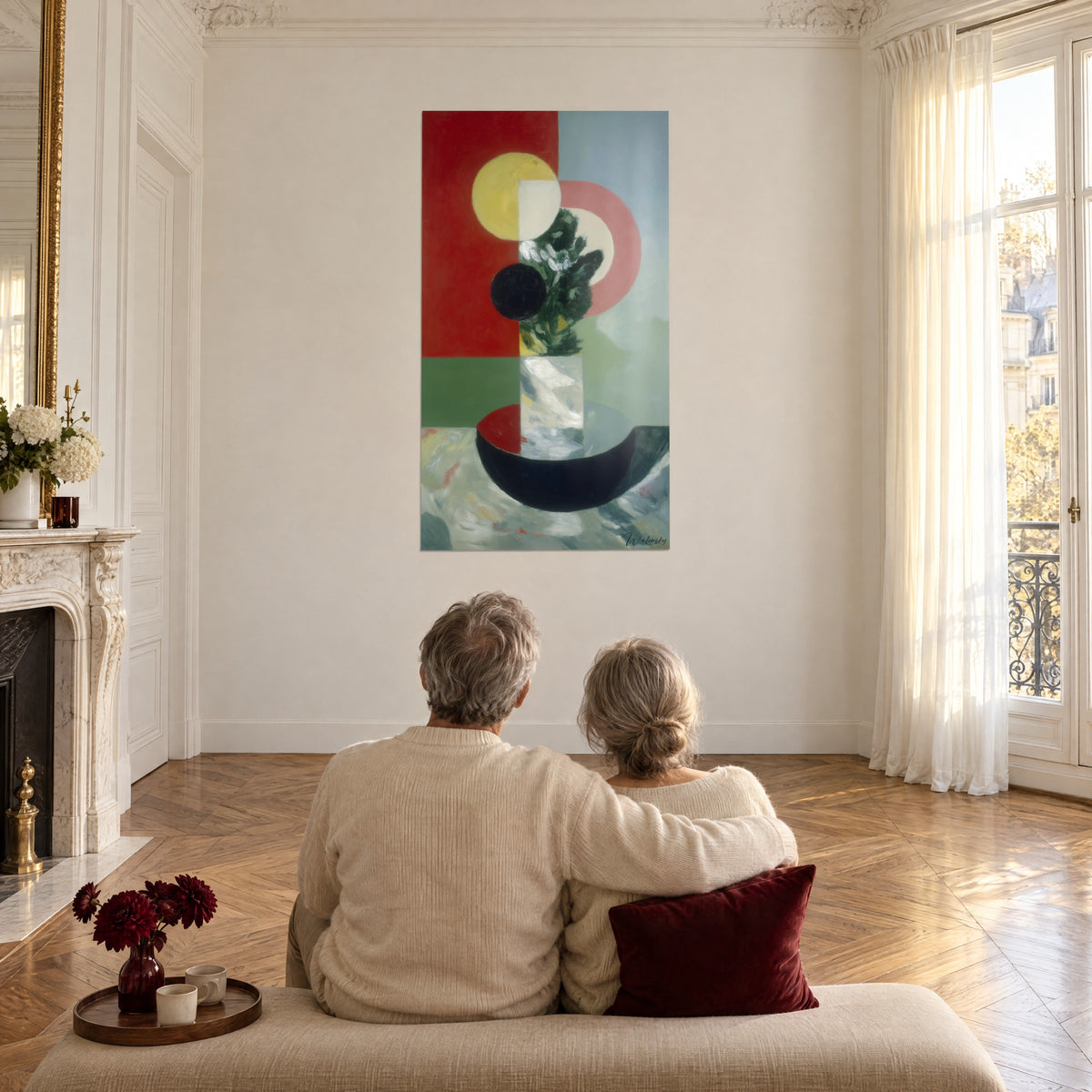 Cuadro bodegón abstracto con círculos amarillos, rosas y negros, jarrón blanco nacarado sobre un mantel gris, salón parisino con parquet en punta húngara