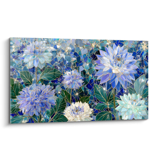 Dahlias bleu marine et blanc nacré aux pétales façon vitrail doré, composition florale dense