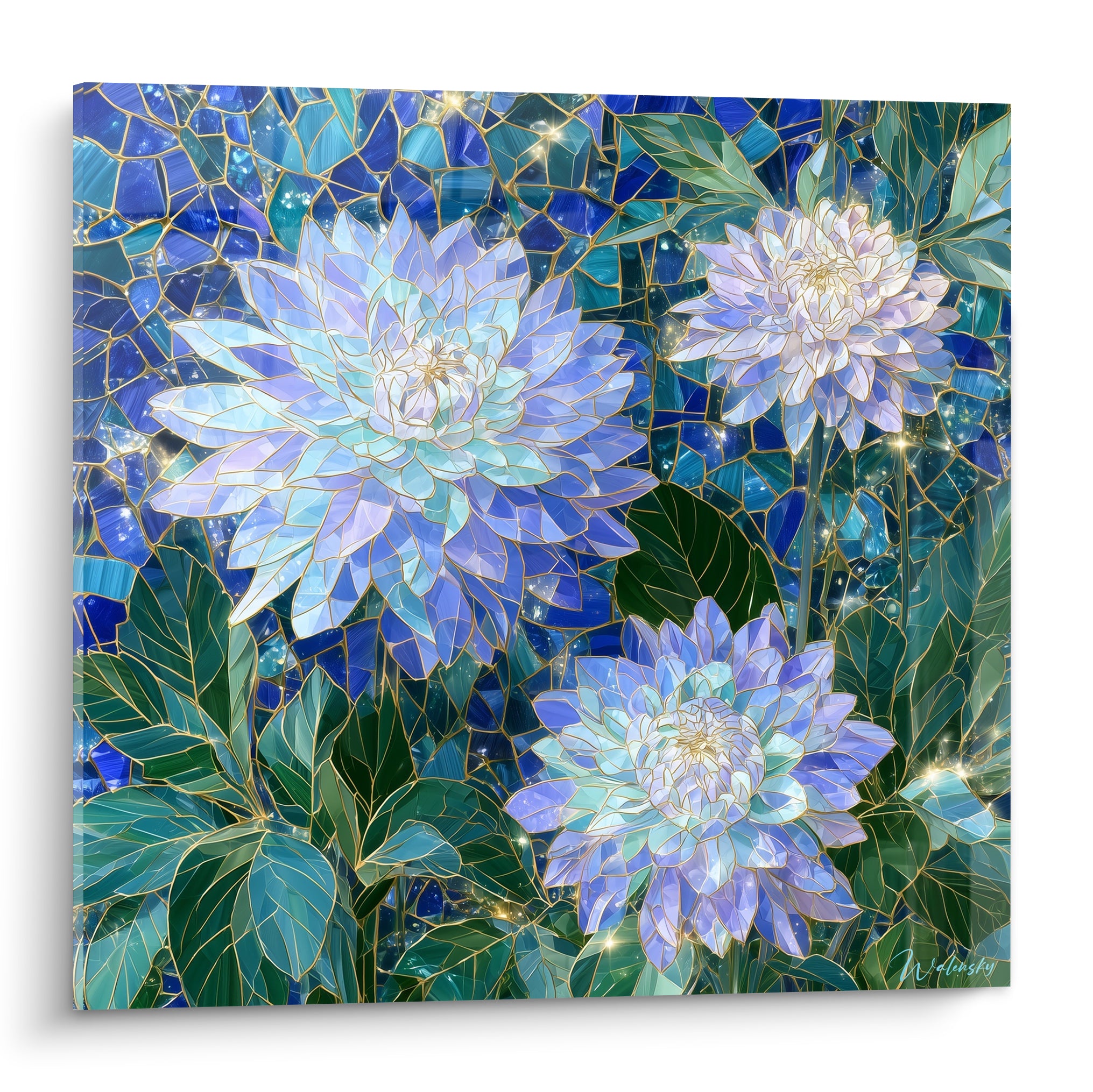 Dahlias bleu marine et vert émeraude façon vitrail aux lignes dorées scintillantes sur fond mosaïque