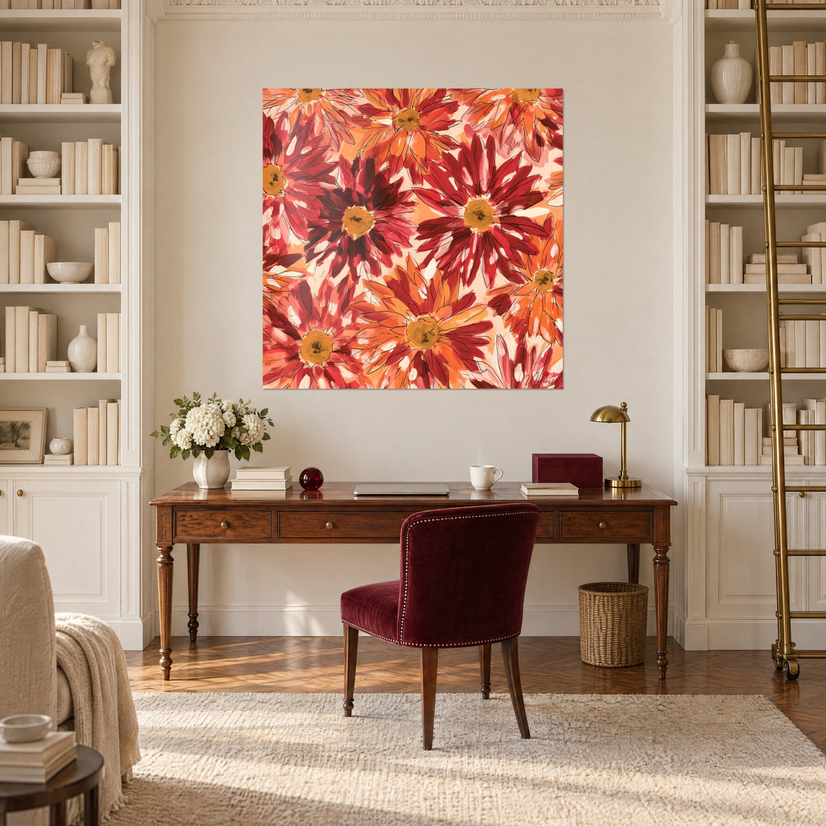 Schilderij dahlia-veld in karmijn en koperoranje met gouden hartjes, boven een houten bureau en boekenkasten
