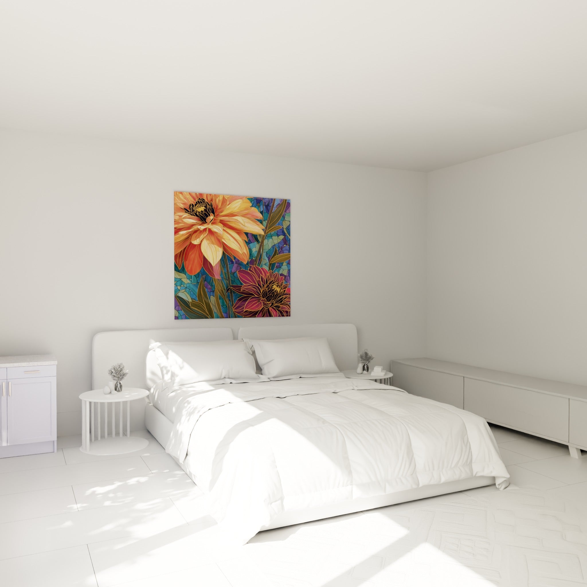 Dahlias corail et bordeaux en vitrail éclatant, accrochés au-dessus d'un lit dans une chambre claire