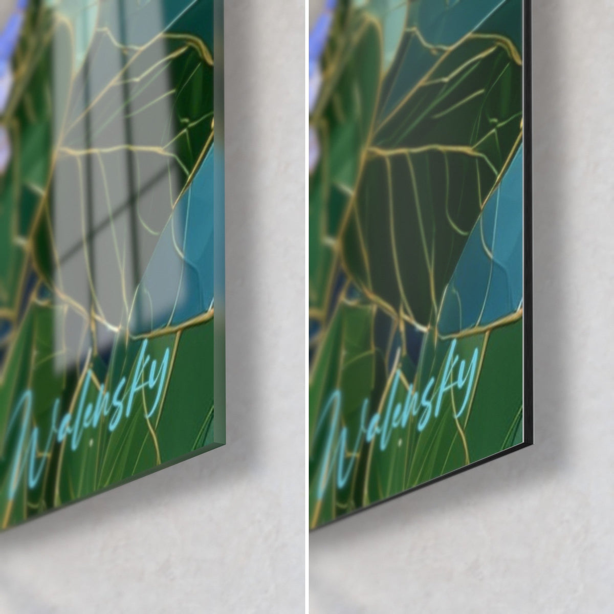 Tableau mosaïque de dahlias, coin bas droit : feuille vert émeraude à filets dorés, signature turquoise, verre brillant et Dibond mat