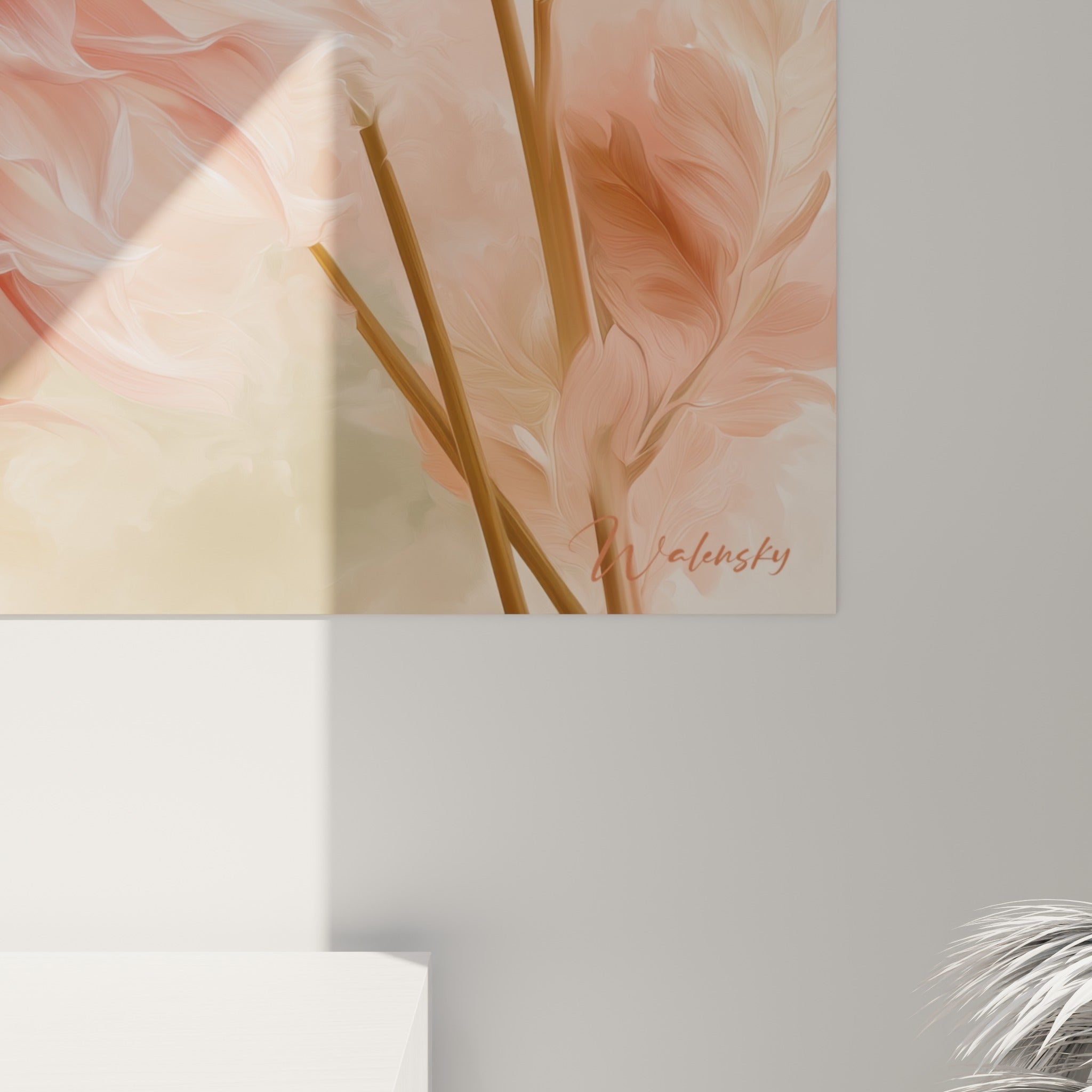 Détail des pétales dahlia où le rose poudré se fond dans le corail avec des touches blanches délicates