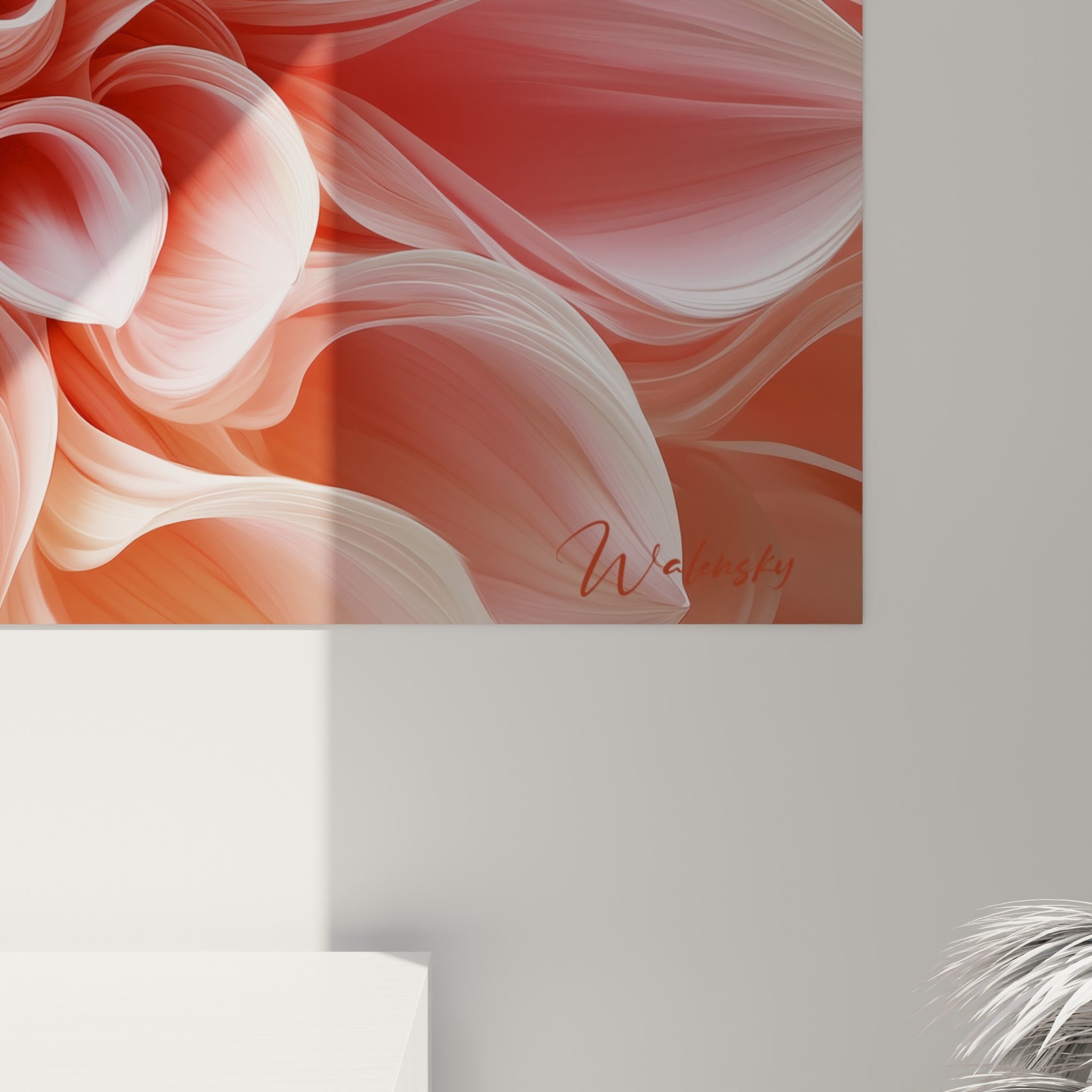 Détail des pétales enroulés du dahlia où le rose et le blanc se fondent avec transparence sur la toile