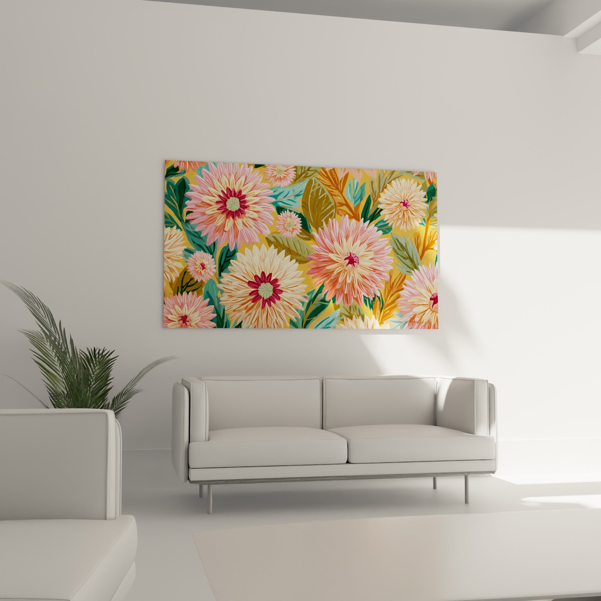 Fleurs de dahlia ocre et rose disposées en cercles denses, au-dessus d'un canapé dans un salon lumineux