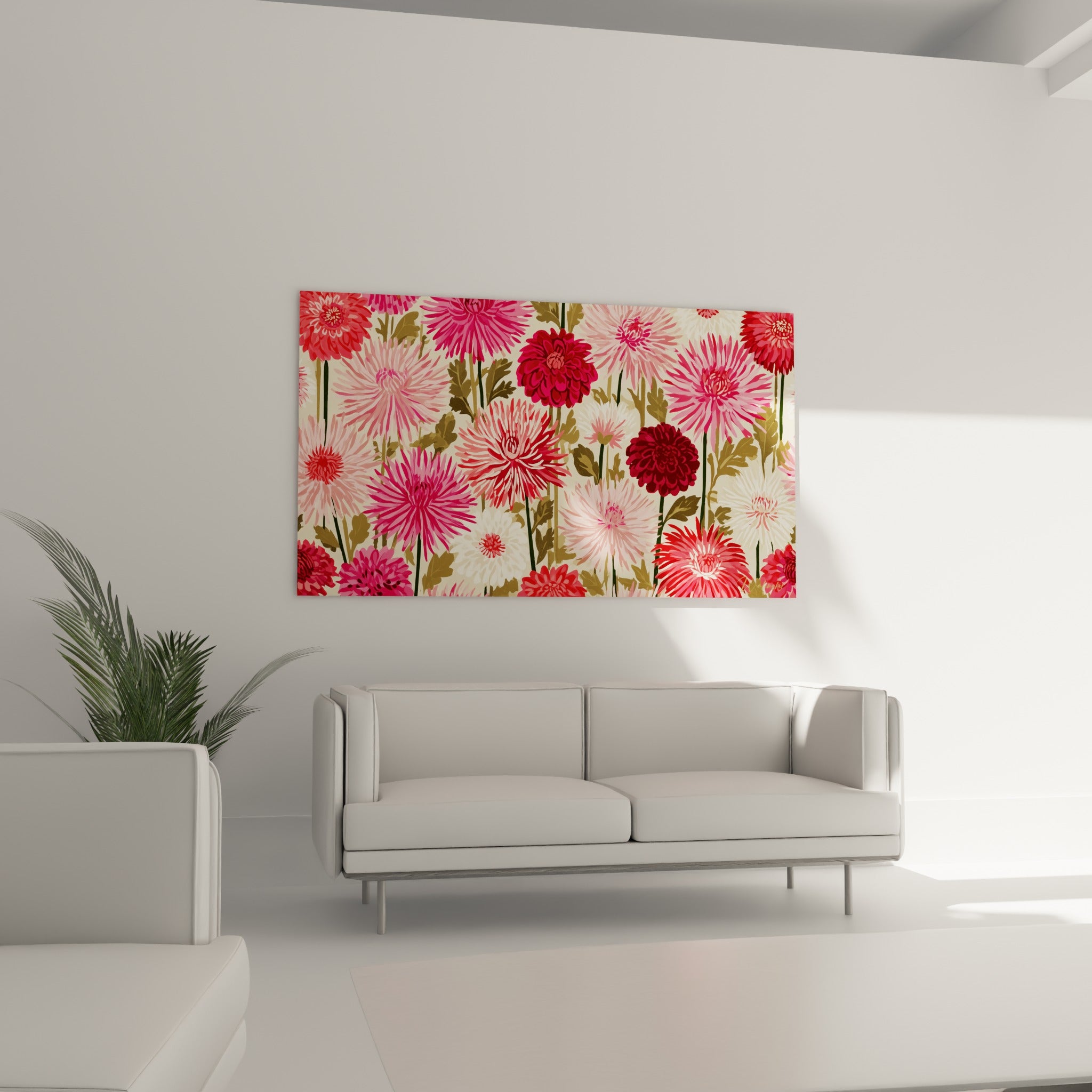 Fleurs de dahlia roses et carmin aux pétales étoilés, au-dessus d'un canapé dans un salon lumineux