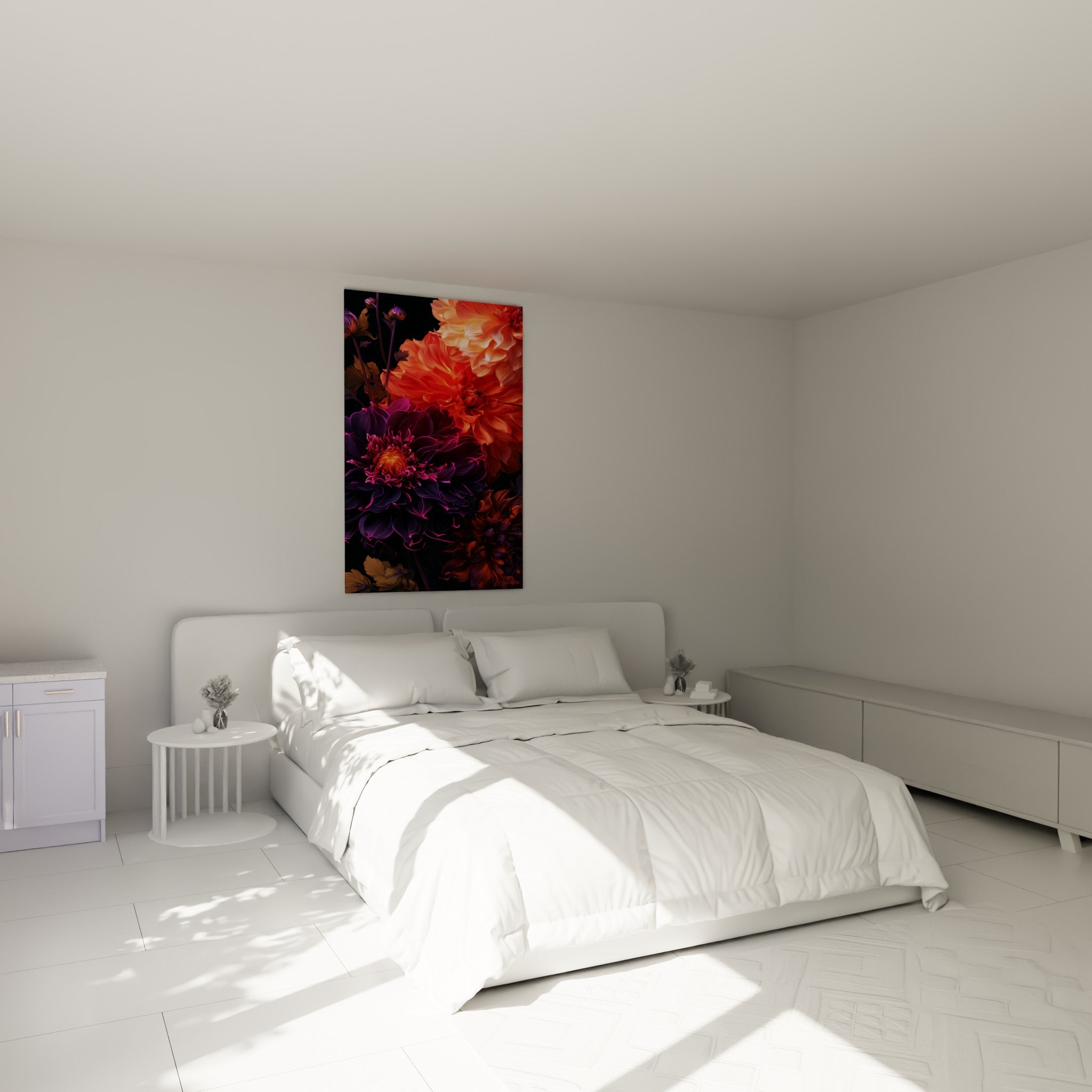 Corolles pourpres et orangées de dahlia au-dessus d'un lit dans une chambre claire