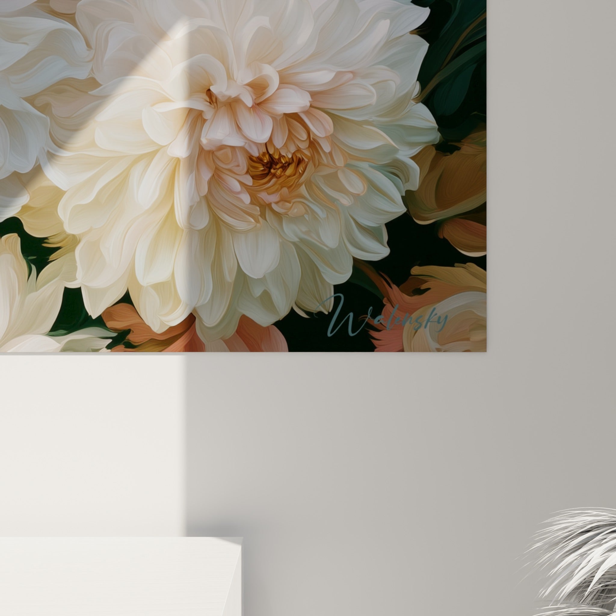 Empâtements et coulures visibles sur les pétales crème et corail du dahlia peint