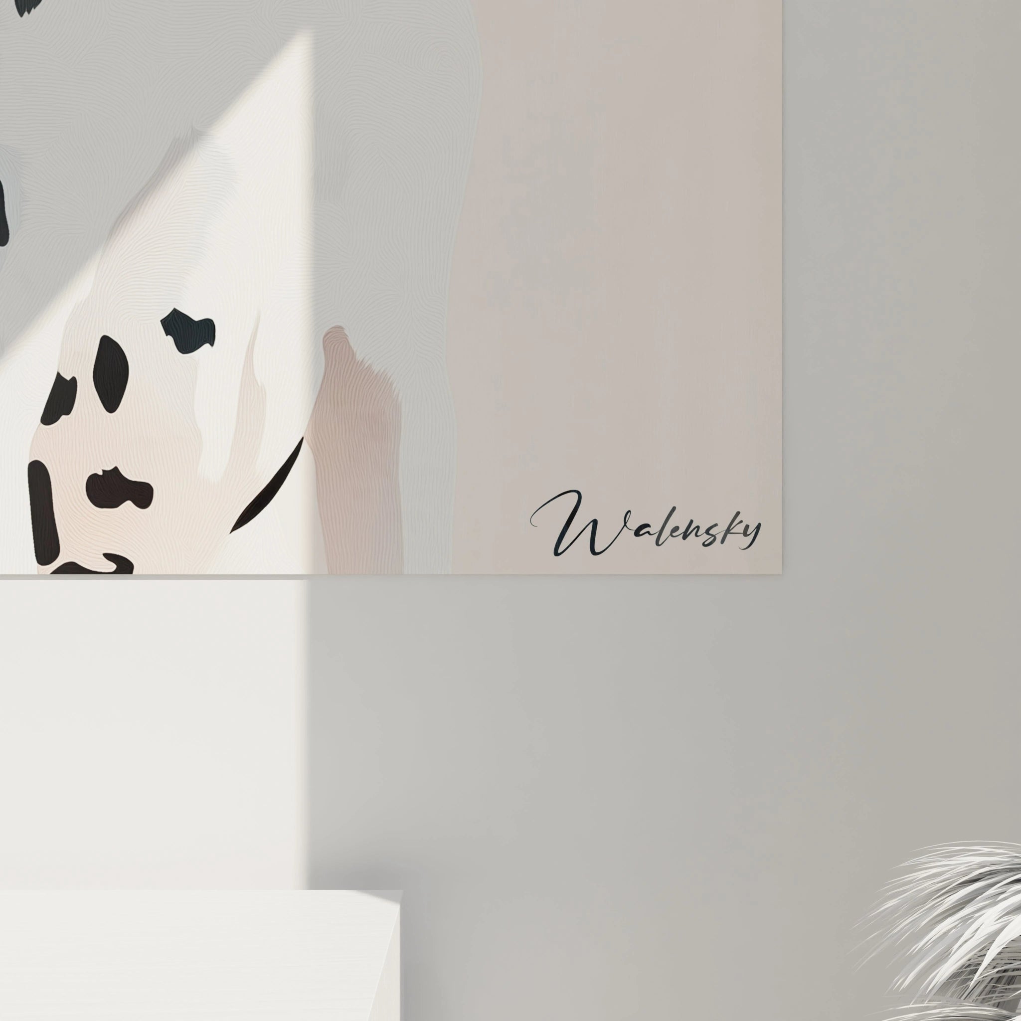 Un tableau dalmatien artistique capturant l'essence de cette race emblématique. La silhouette du chien se détache avec élégance sur un fond beige pâle, les taches noires sur blanc créant un motif graphique naturel rehaussé par des lignes fluides.

