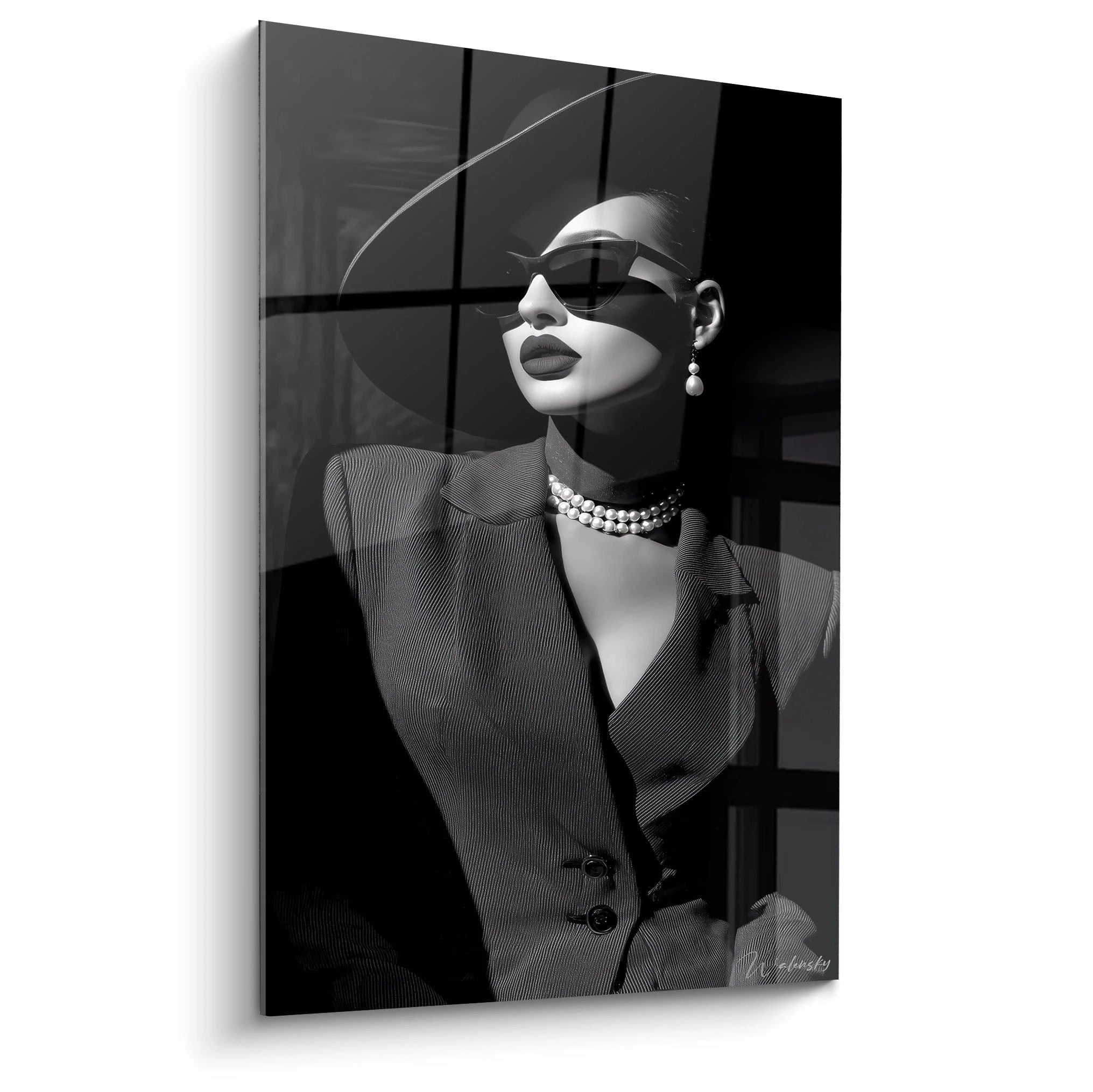 Tableau dame aux lunettes en noir et blanc, avec un style élégant et sophistiqué