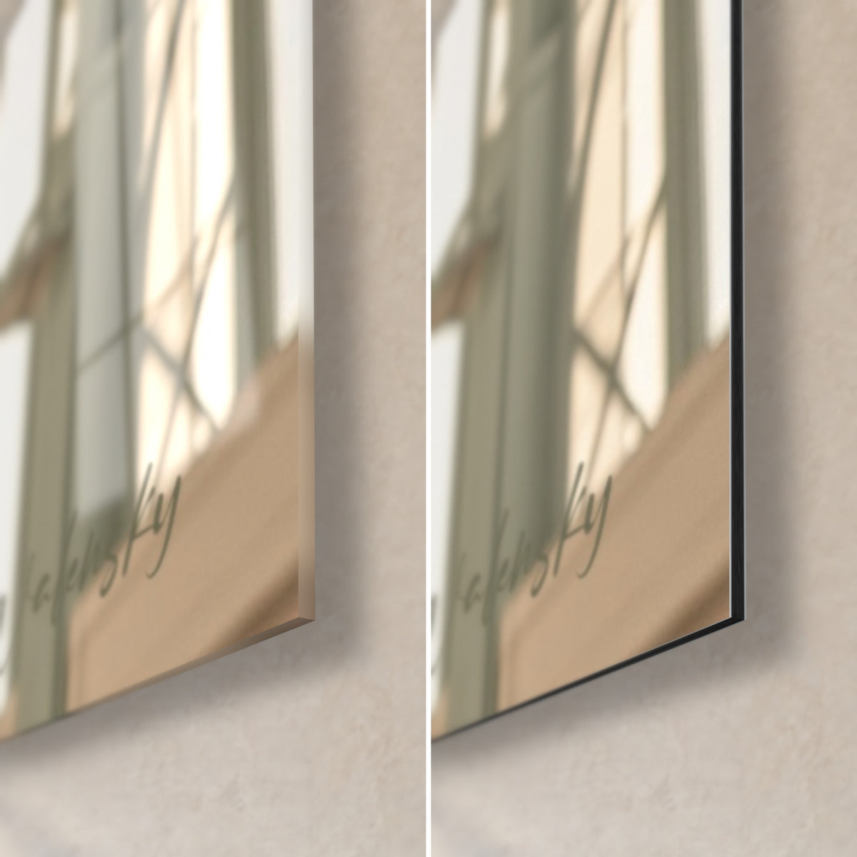 Schilderij circusdanseres in terracotta stoffen, rechtsonder: glanzend acrylglas met reflecties links, mat zwart Dibond rechts