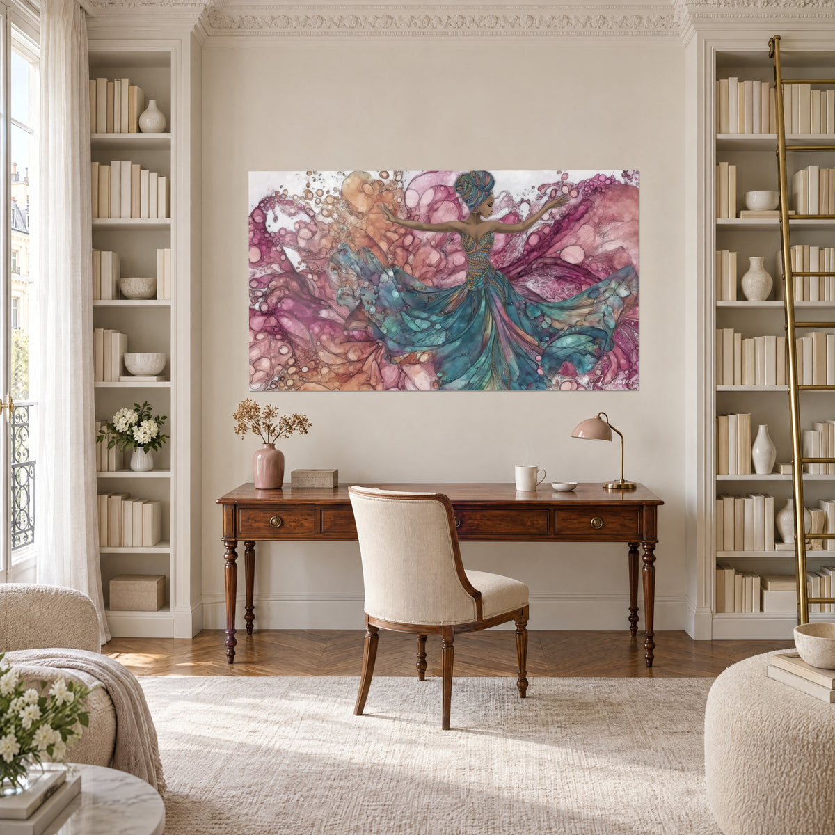 Schilderij van een dansleidster in een turquoise jurk, felroze en oranje spatten, opgehangen tussen twee boekenkasten in een kantoor