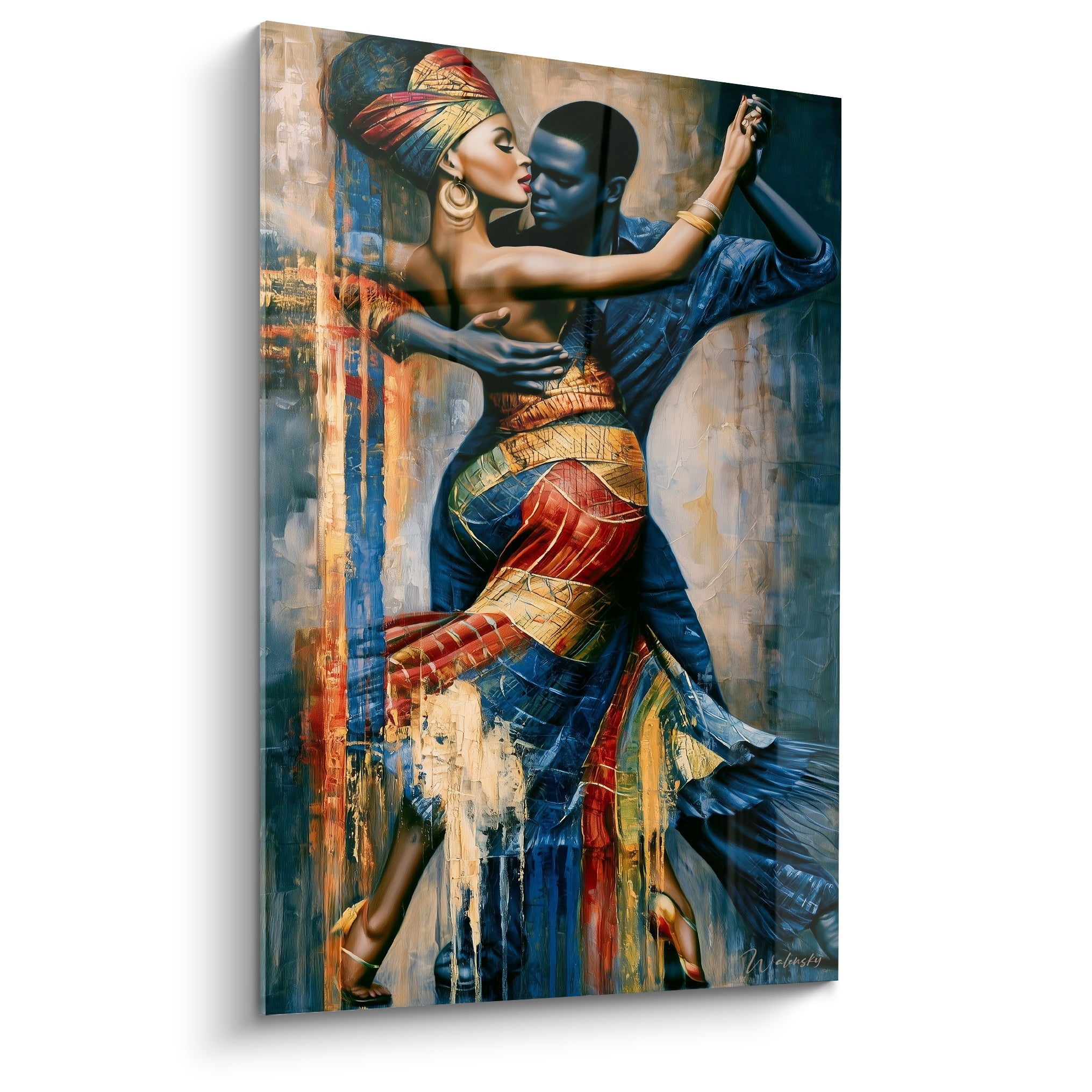Couple de danse africaine enlacé, tons bleu marine et terracotta, turban rouge et or vibrant