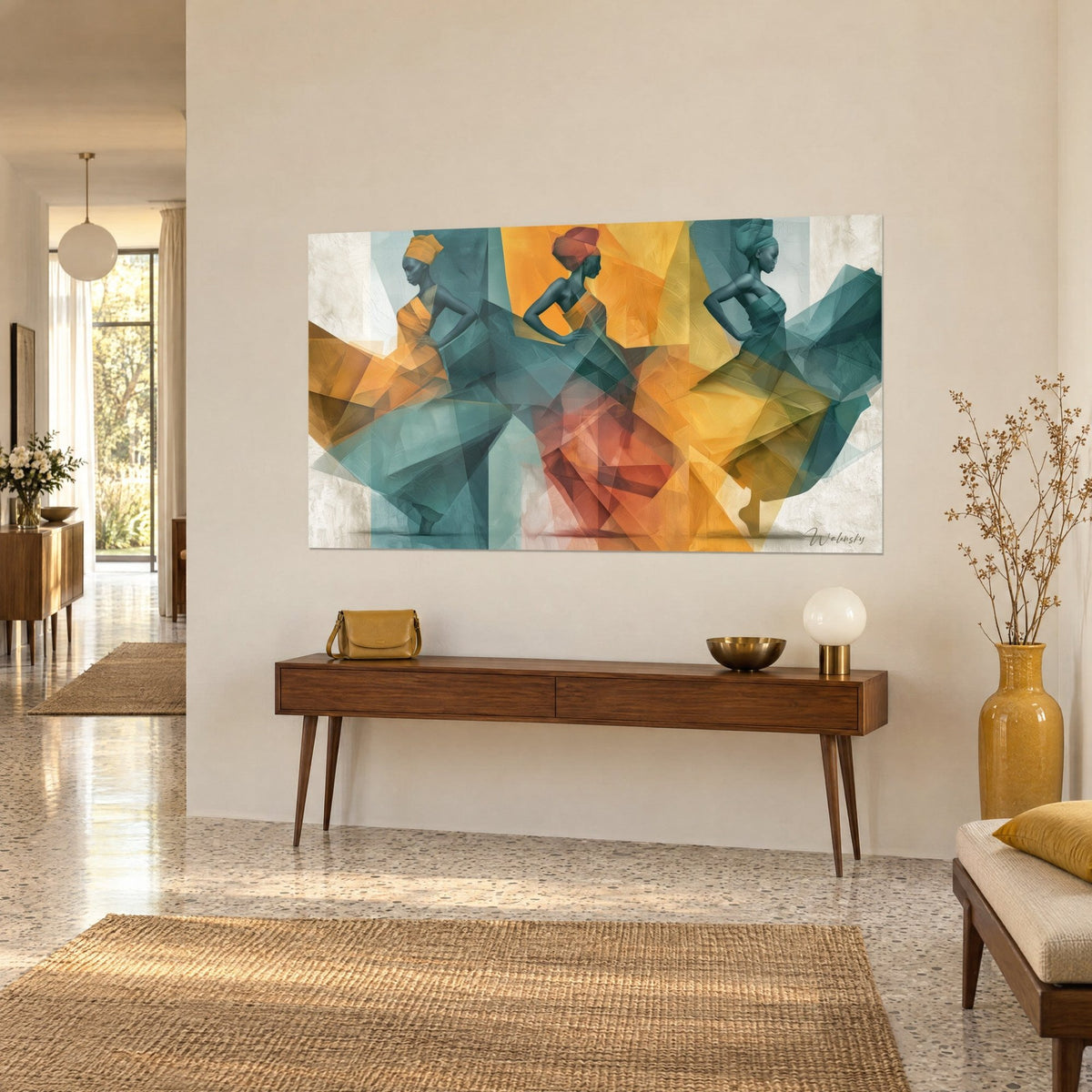 Tableau silhouettes de femmes en turban jaune safran et corail, jupes en facettes teal, vue de trois-quarts sur une console en bois