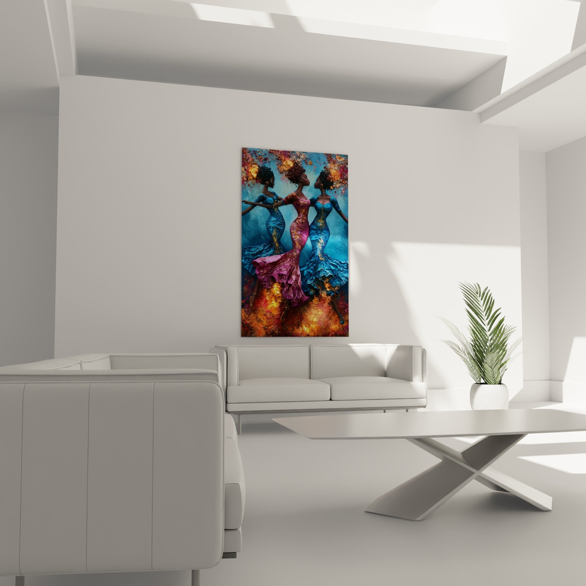 Silhouettes en mouvement, robes bleu marine et magenta aux reflets dorés, au-dessus d'un canapé dans un salon lumineux